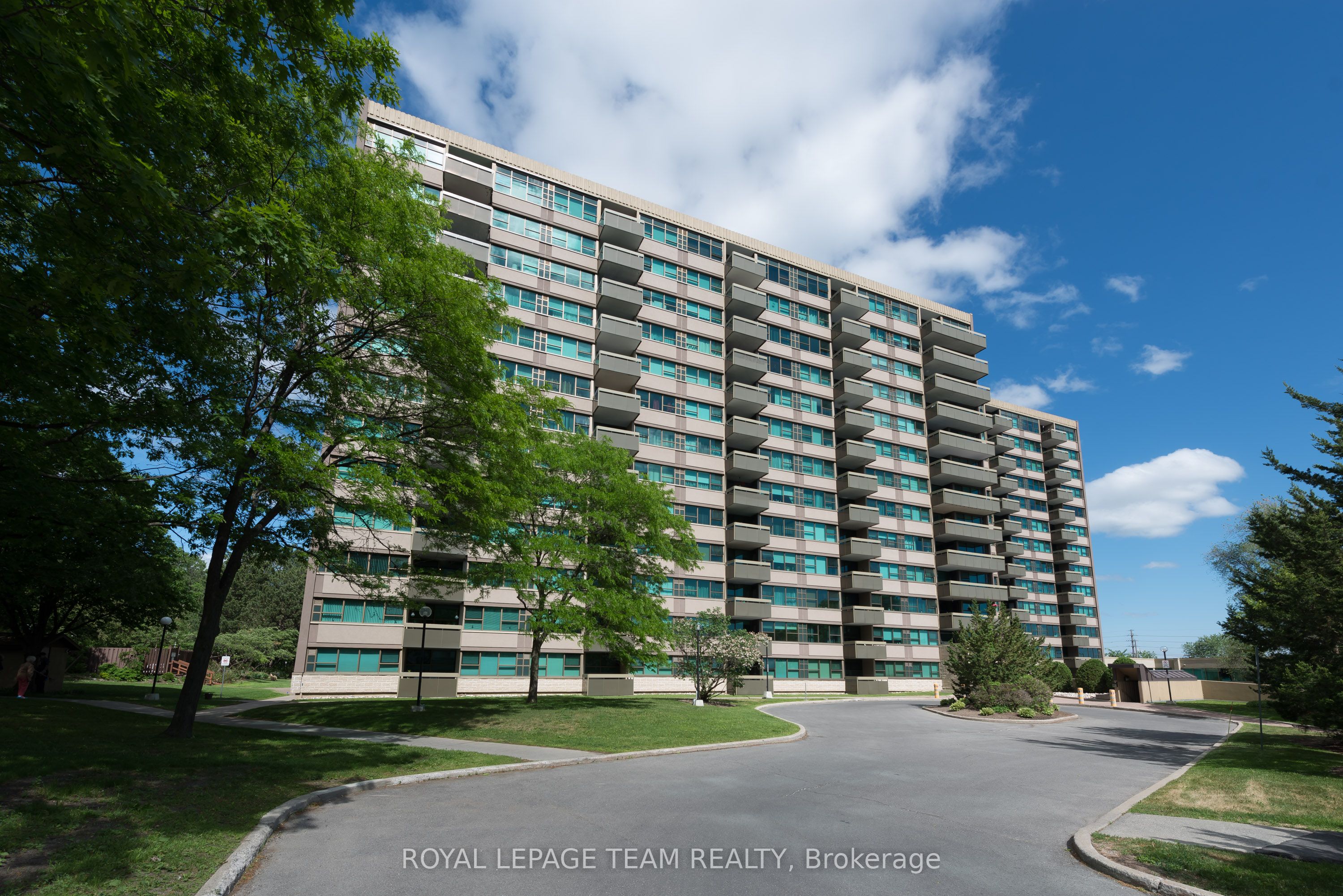 #ph9 - 555 Brittany Drive Property Photo 1