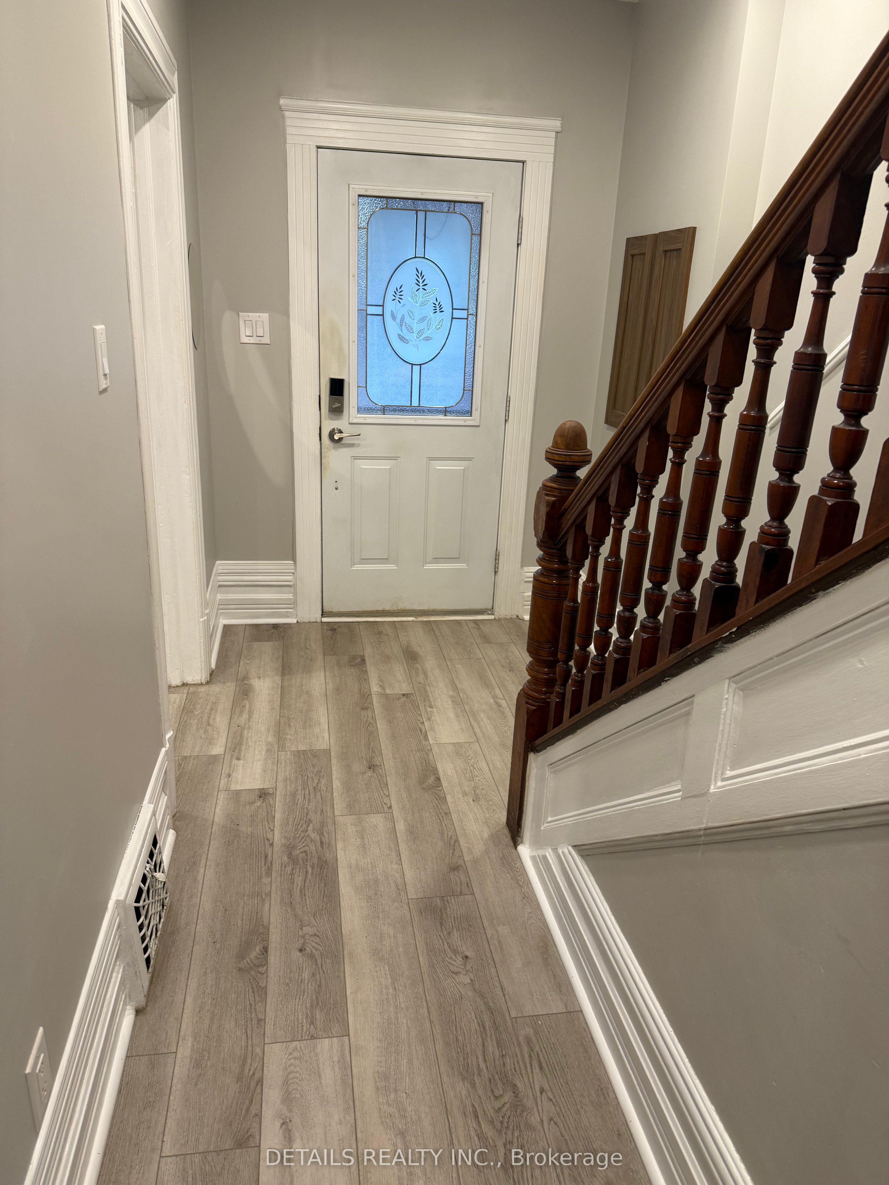 483 Parkdale Avenue Property Photo 2