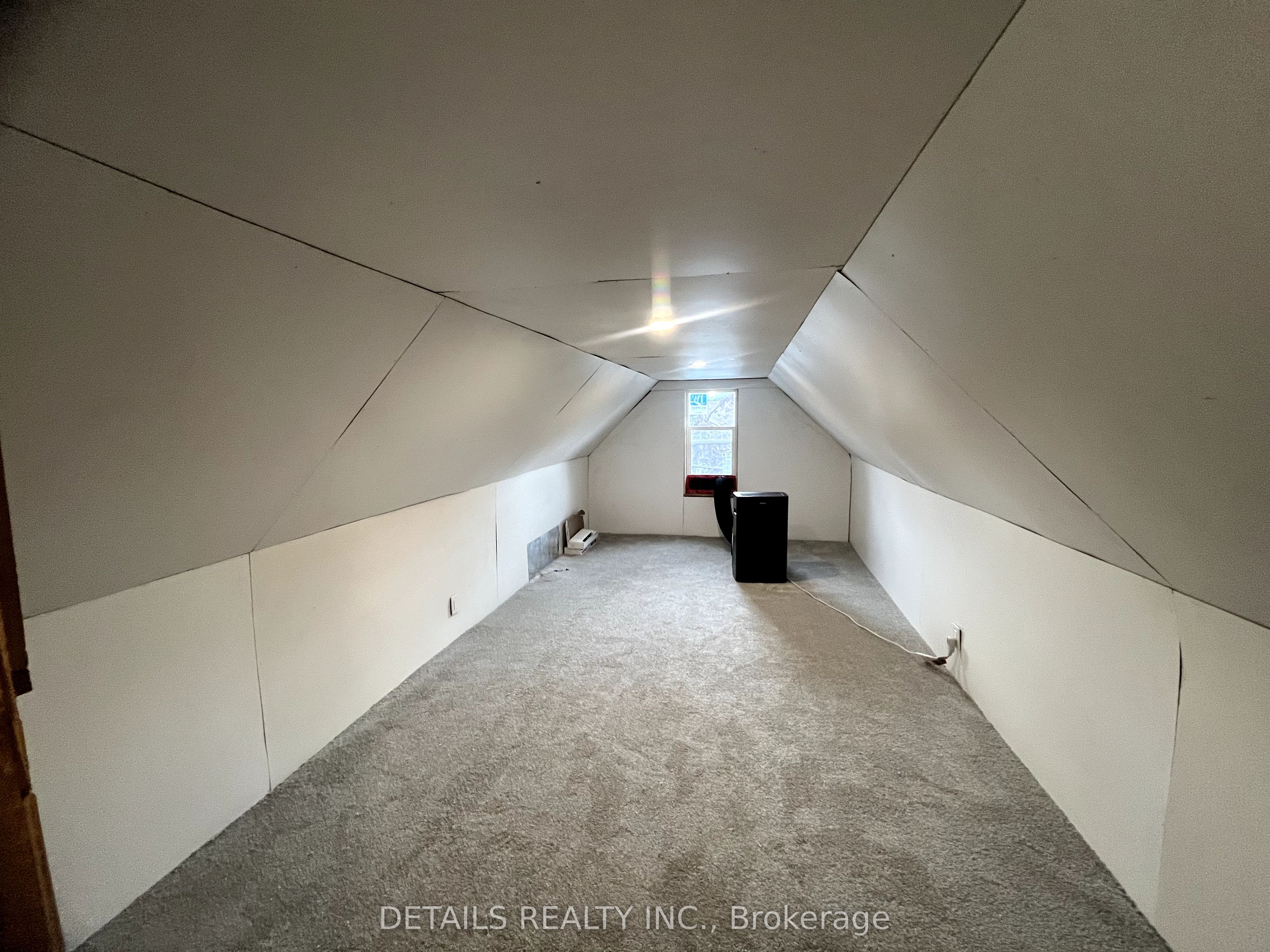 483 Parkdale Avenue Property Photo 25