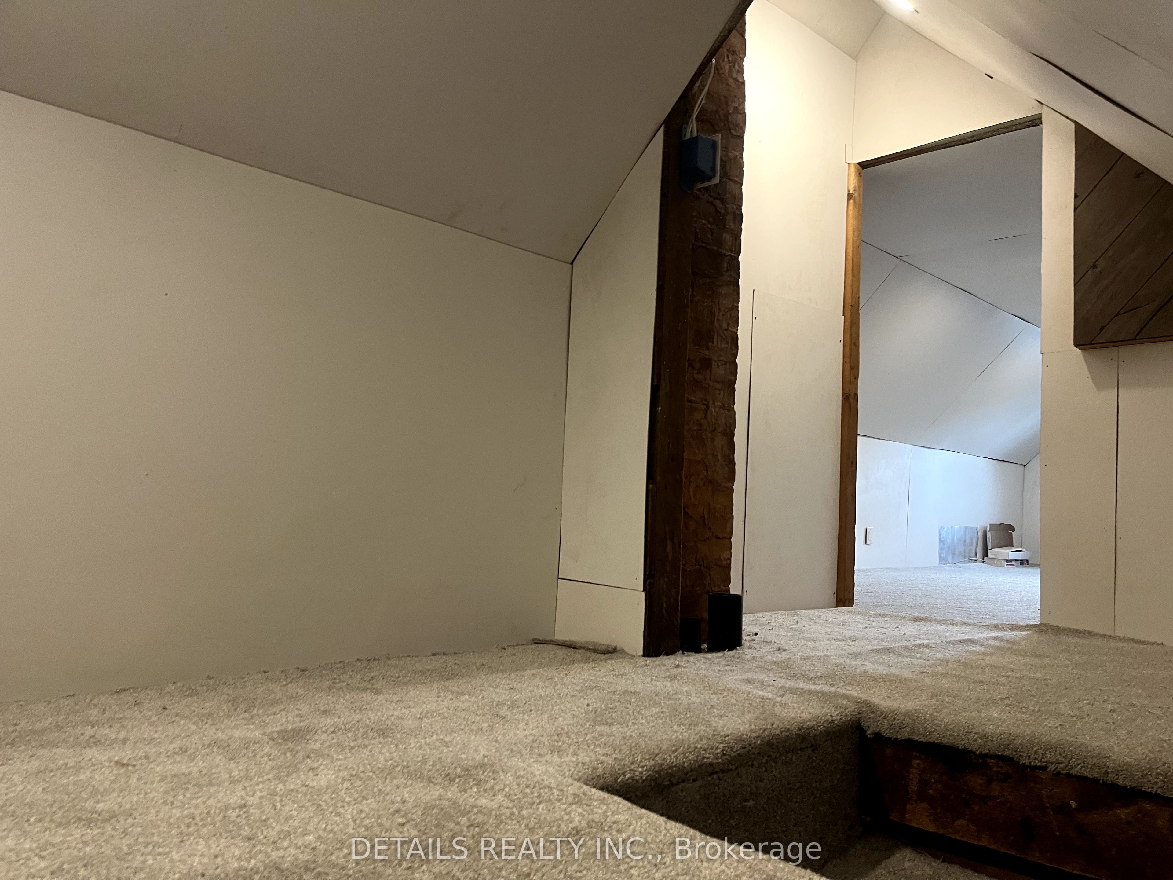 483 Parkdale Avenue Property Photo 26
