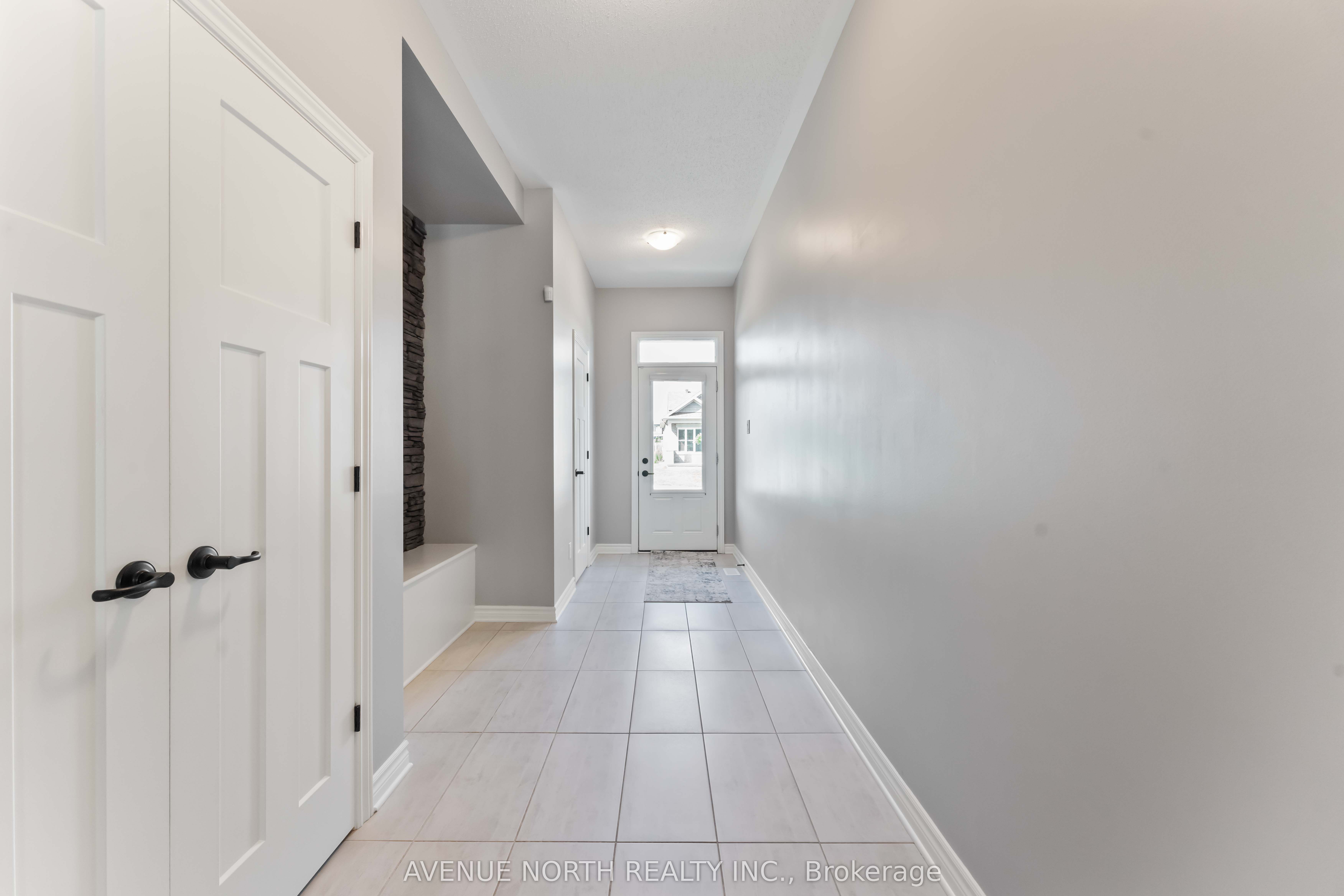 1140 Beckett Crescent Property Photo 3