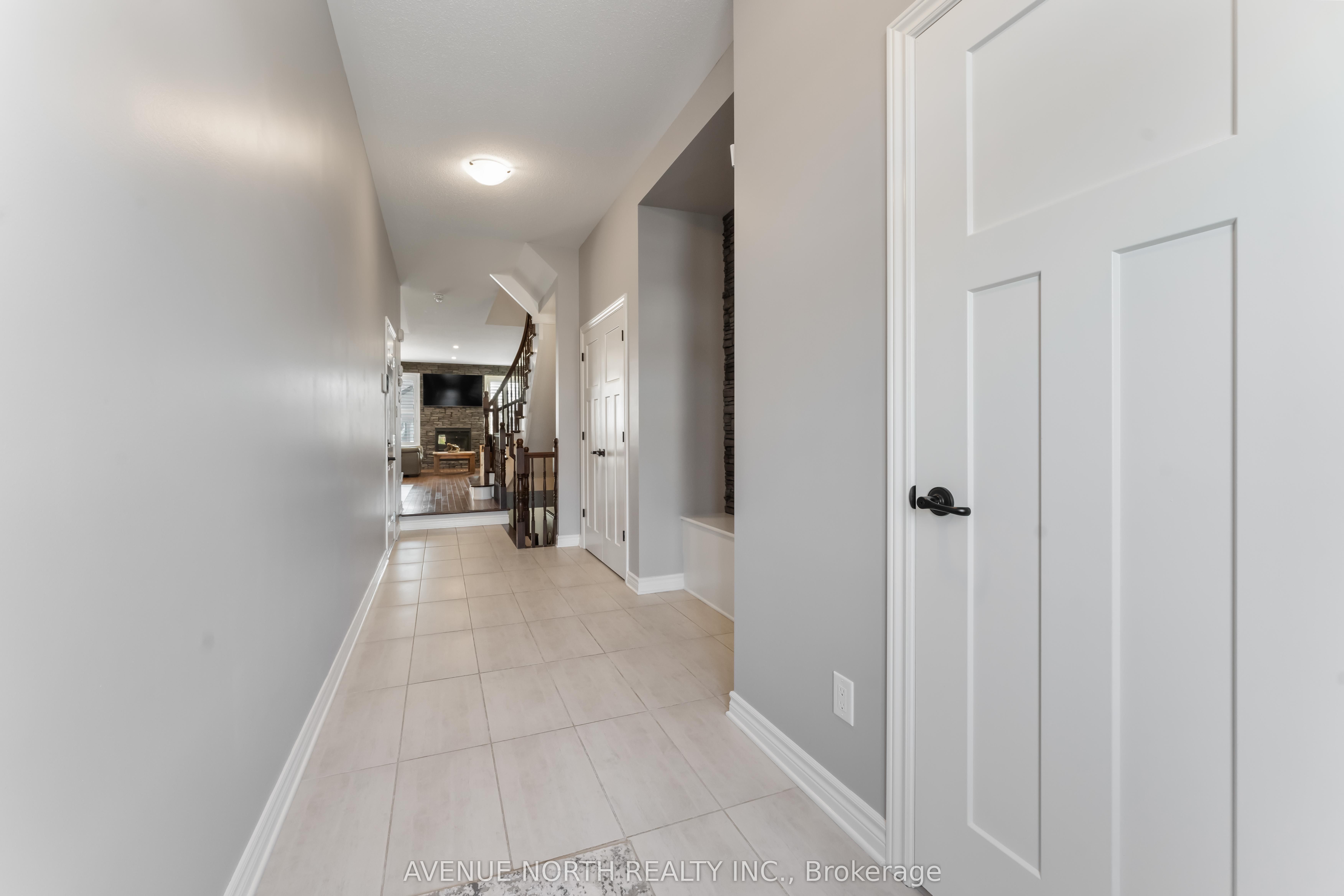 1140 Beckett Crescent Property Photo 4