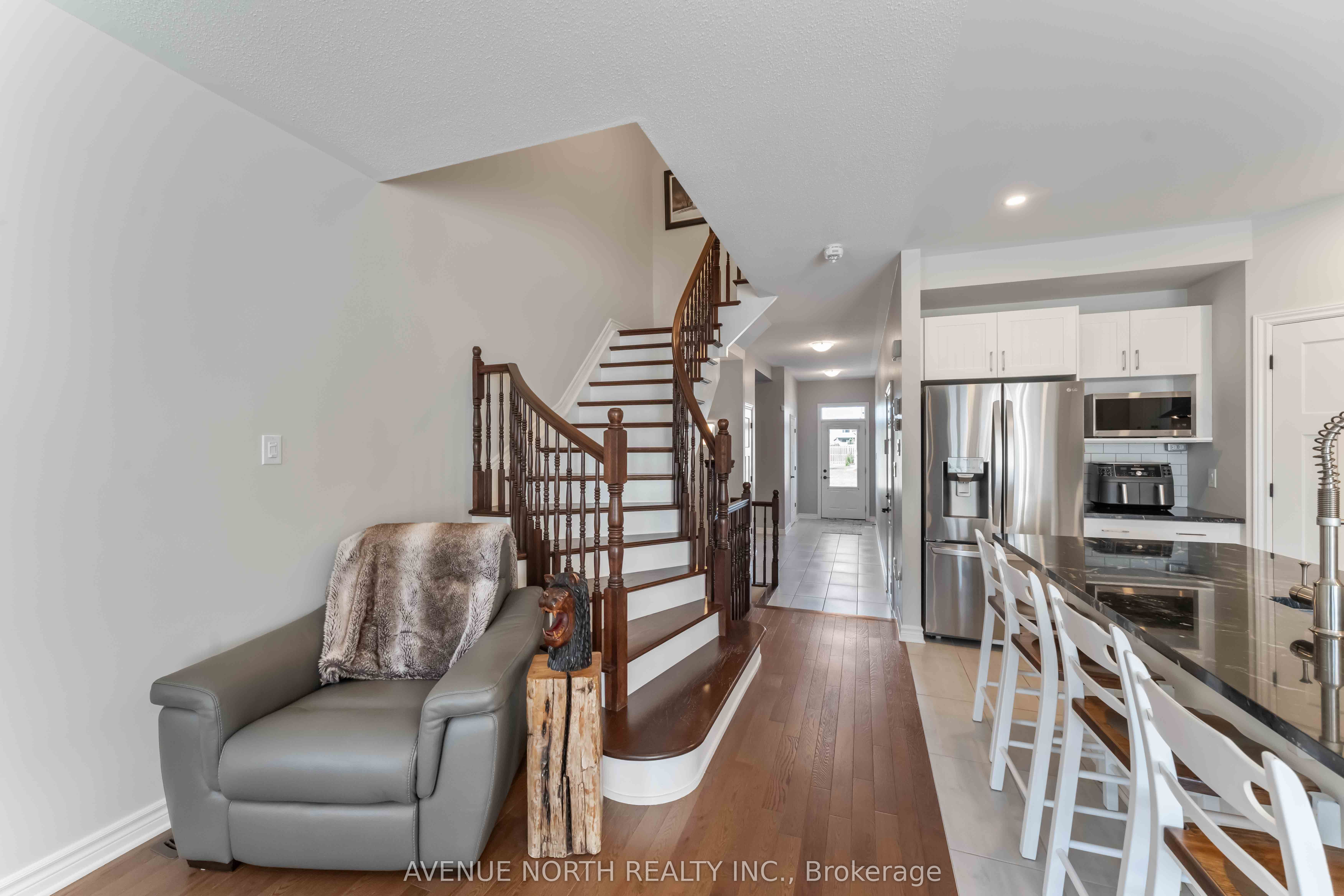 1140 Beckett Crescent Property Photo 6