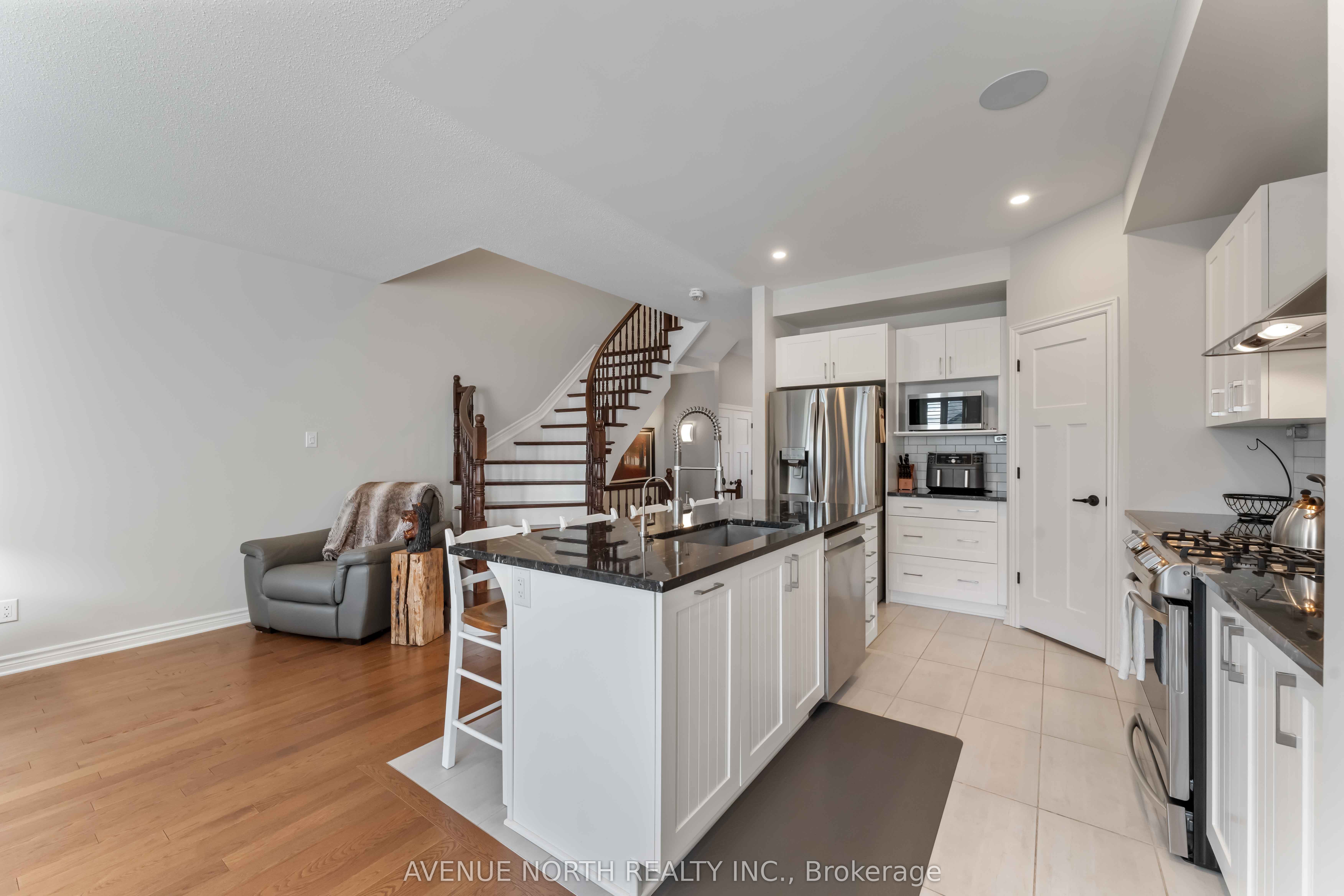 1140 Beckett Crescent Property Photo 12