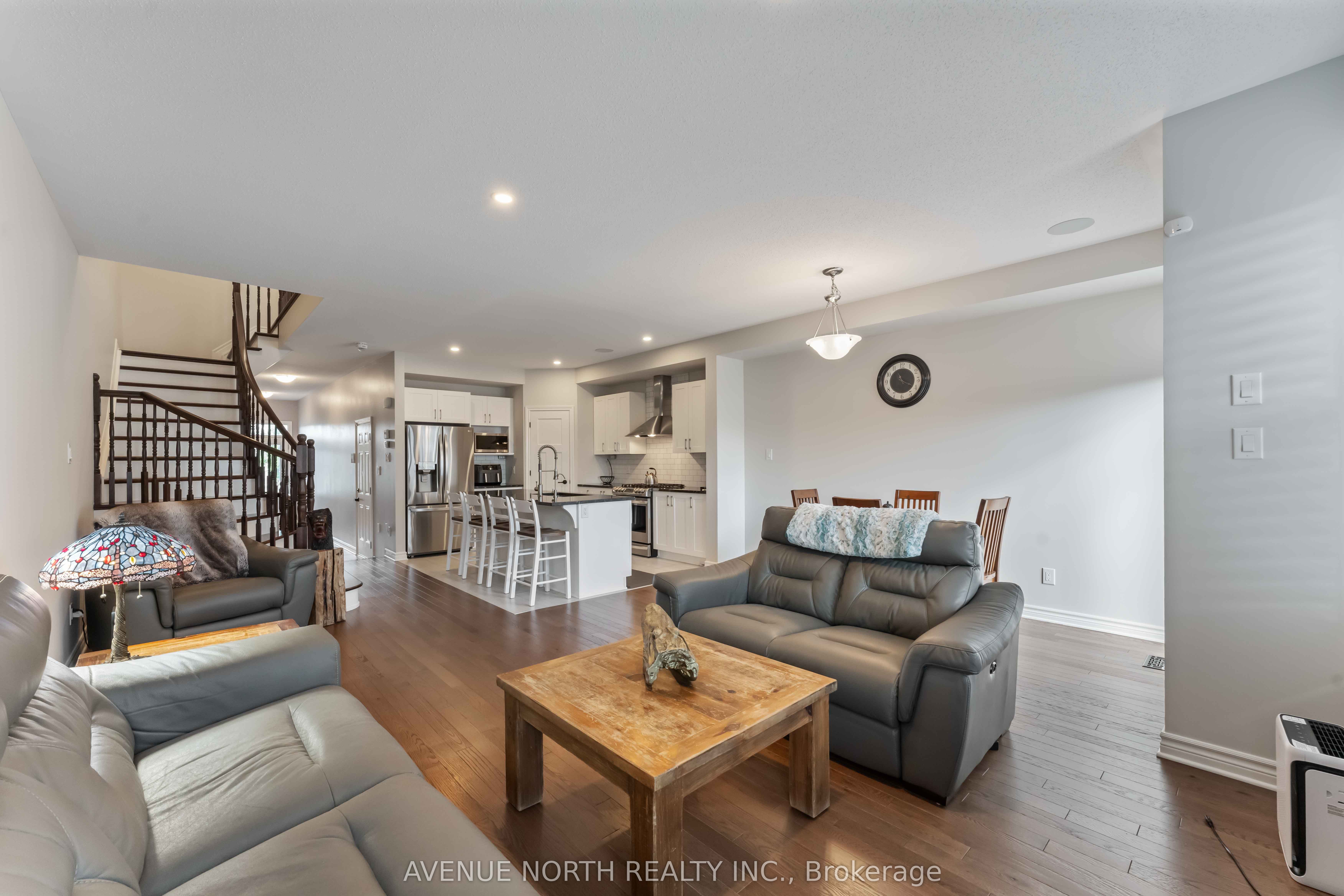 1140 Beckett Crescent Property Photo 16