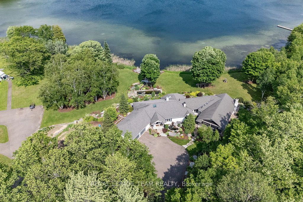 2741 Foymount Road Property Photo 3