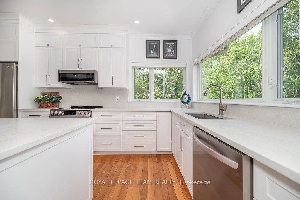 2741 Foymount Road Property Photo 11