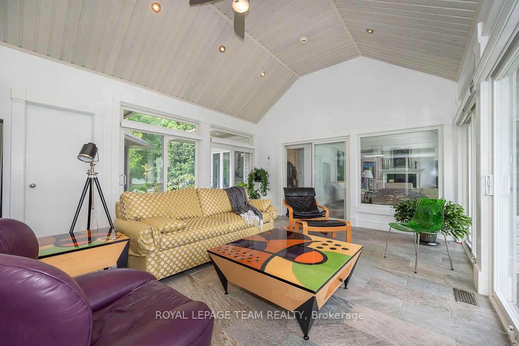 2741 Foymount Road Property Photo 14