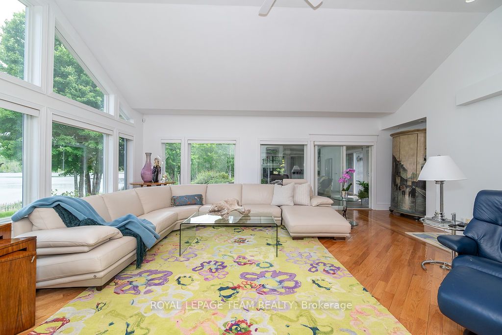 2741 Foymount Road Property Photo 16