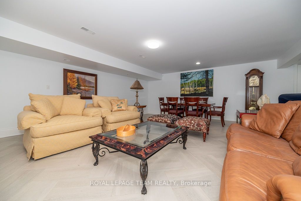 2741 Foymount Road Property Photo 32
