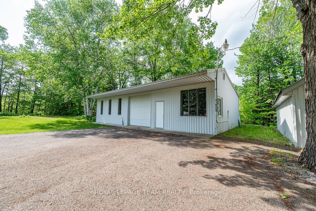 2741 Foymount Road Property Photo 47