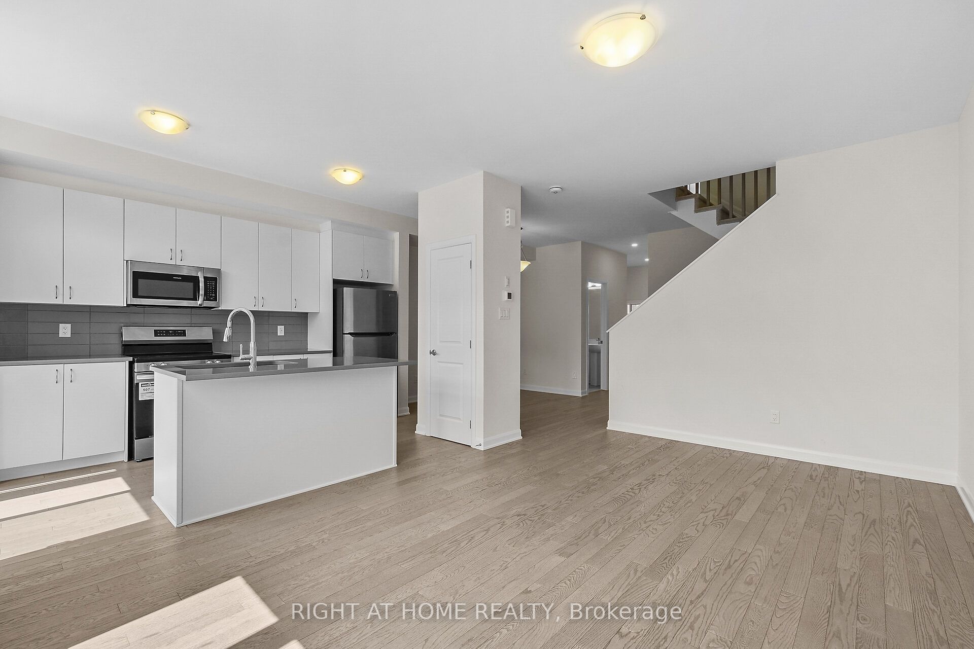 958 Athenry Ct Property Photo 16