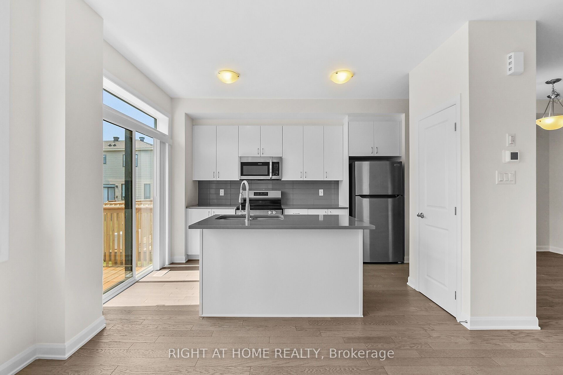 958 Athenry Ct Property Photo 18