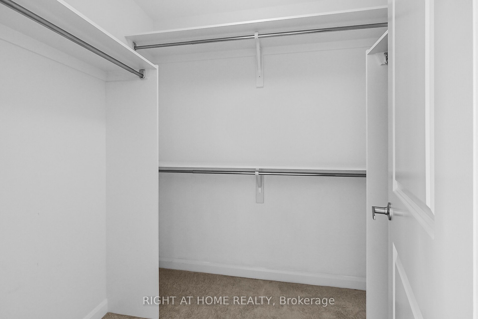 958 Athenry Ct Property Photo 38