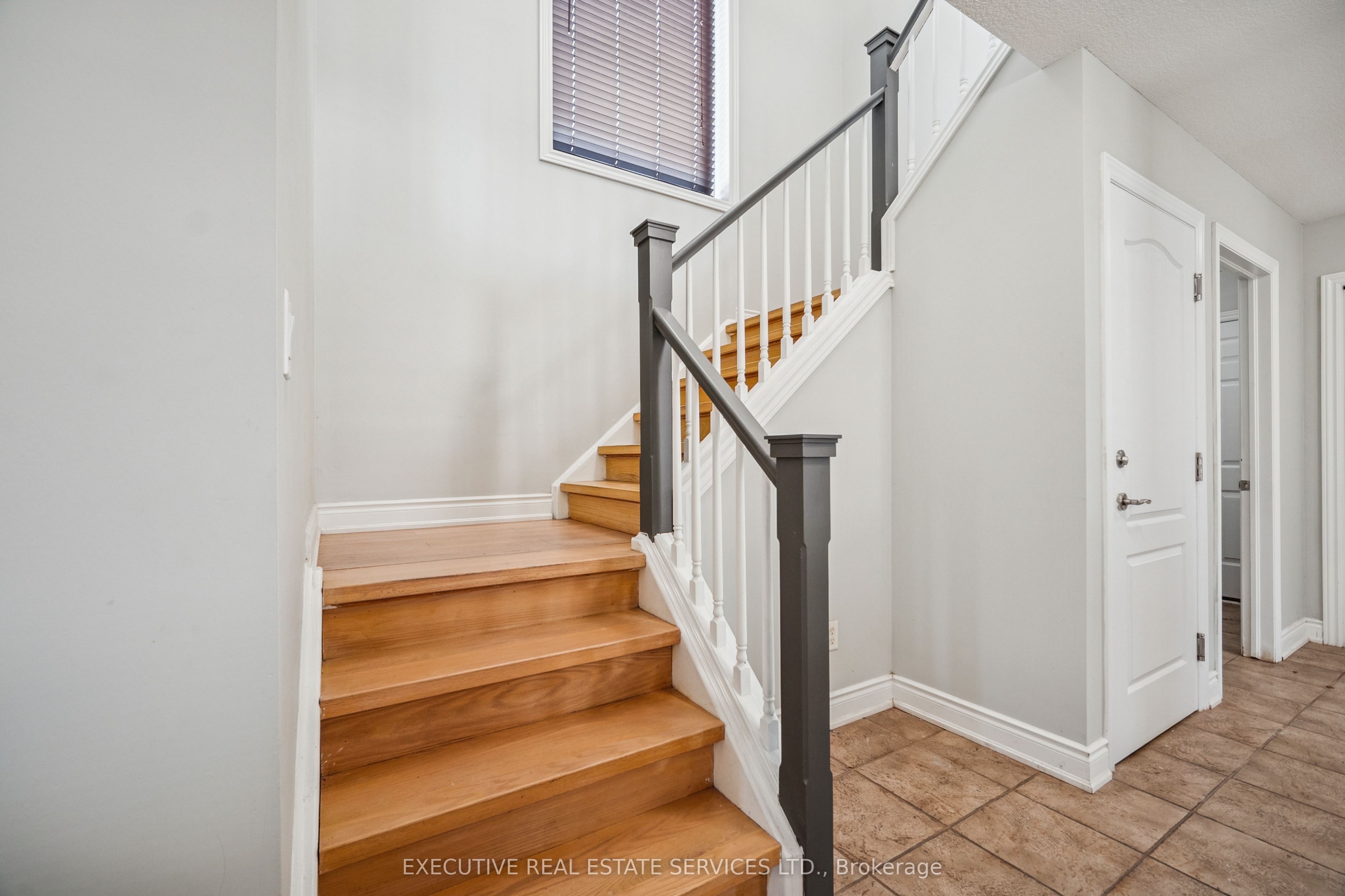 3264 Meadowgate Boulevard Property Photo 15