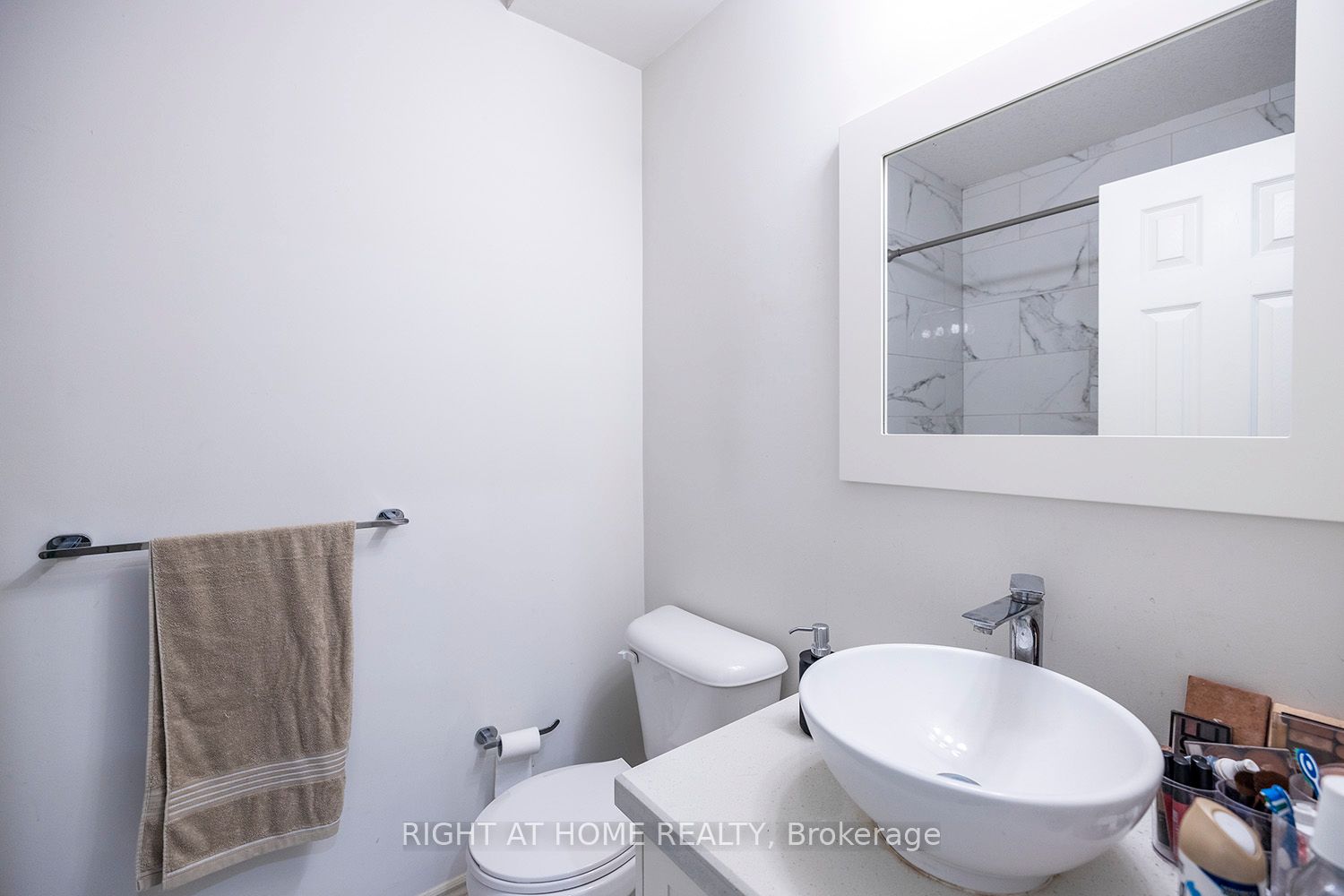 164 Heiman Street 7a Property Photo 9