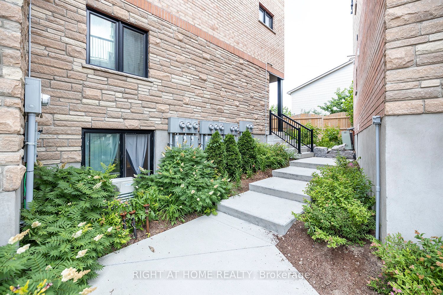 164 Heiman St Property Photo 2