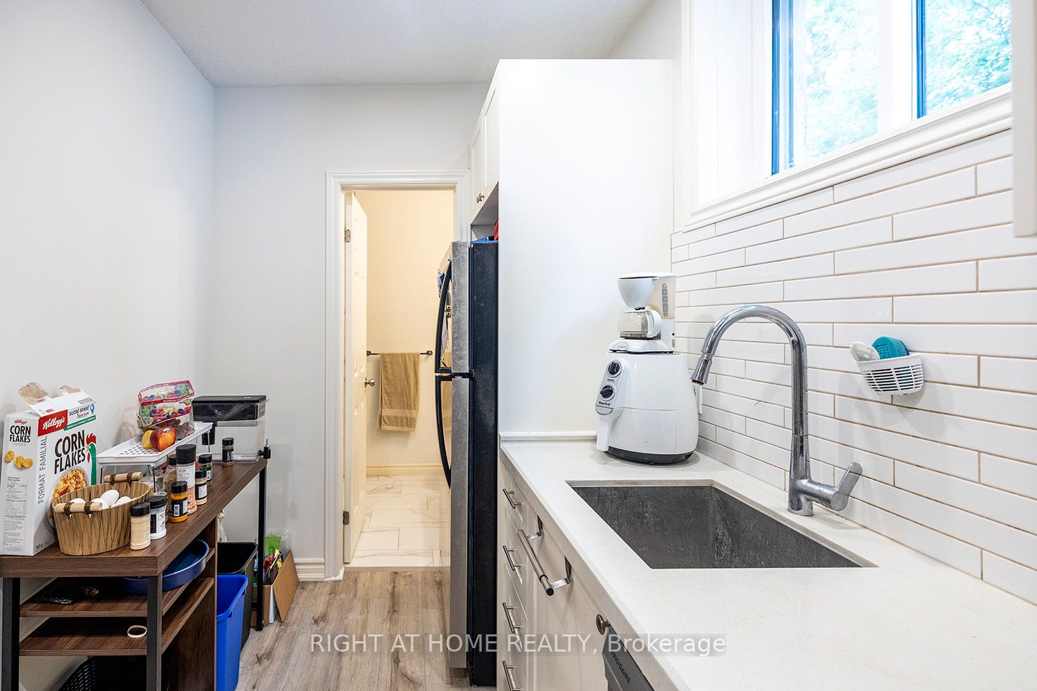 164 Heiman St Property Photo 8