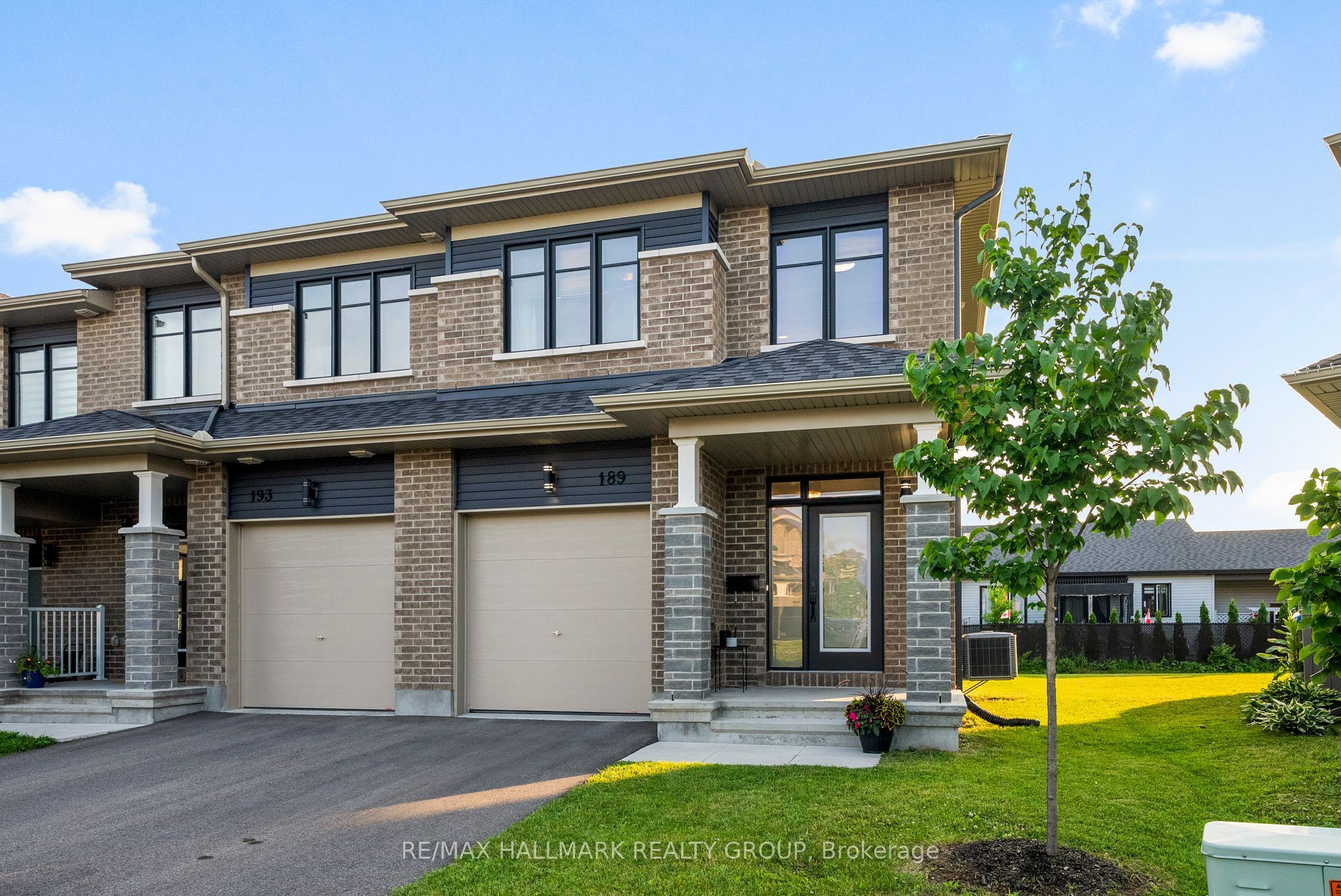 189 Turquoise Street Property Photo 1