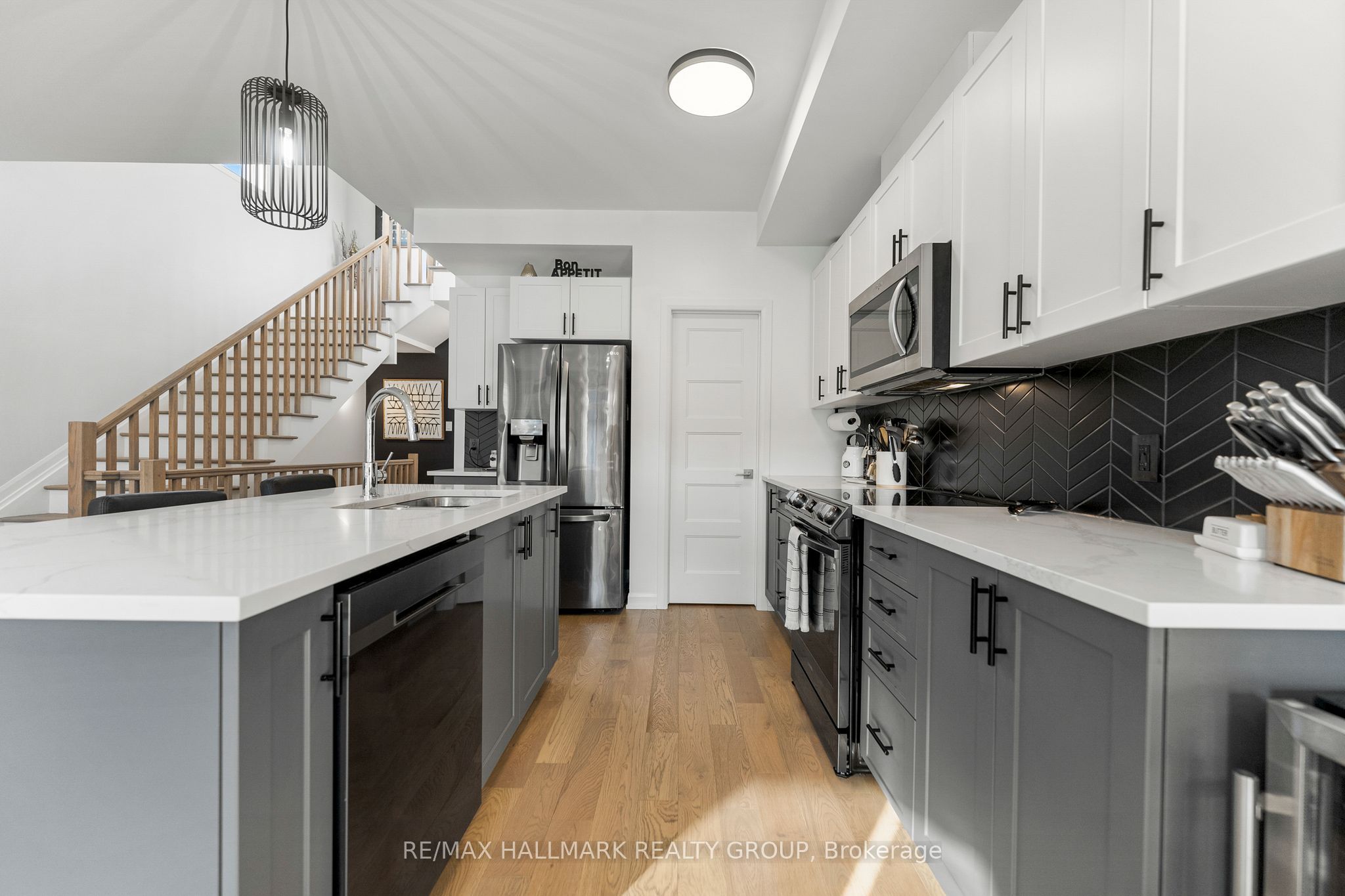 189 Turquoise Street Property Photo 14