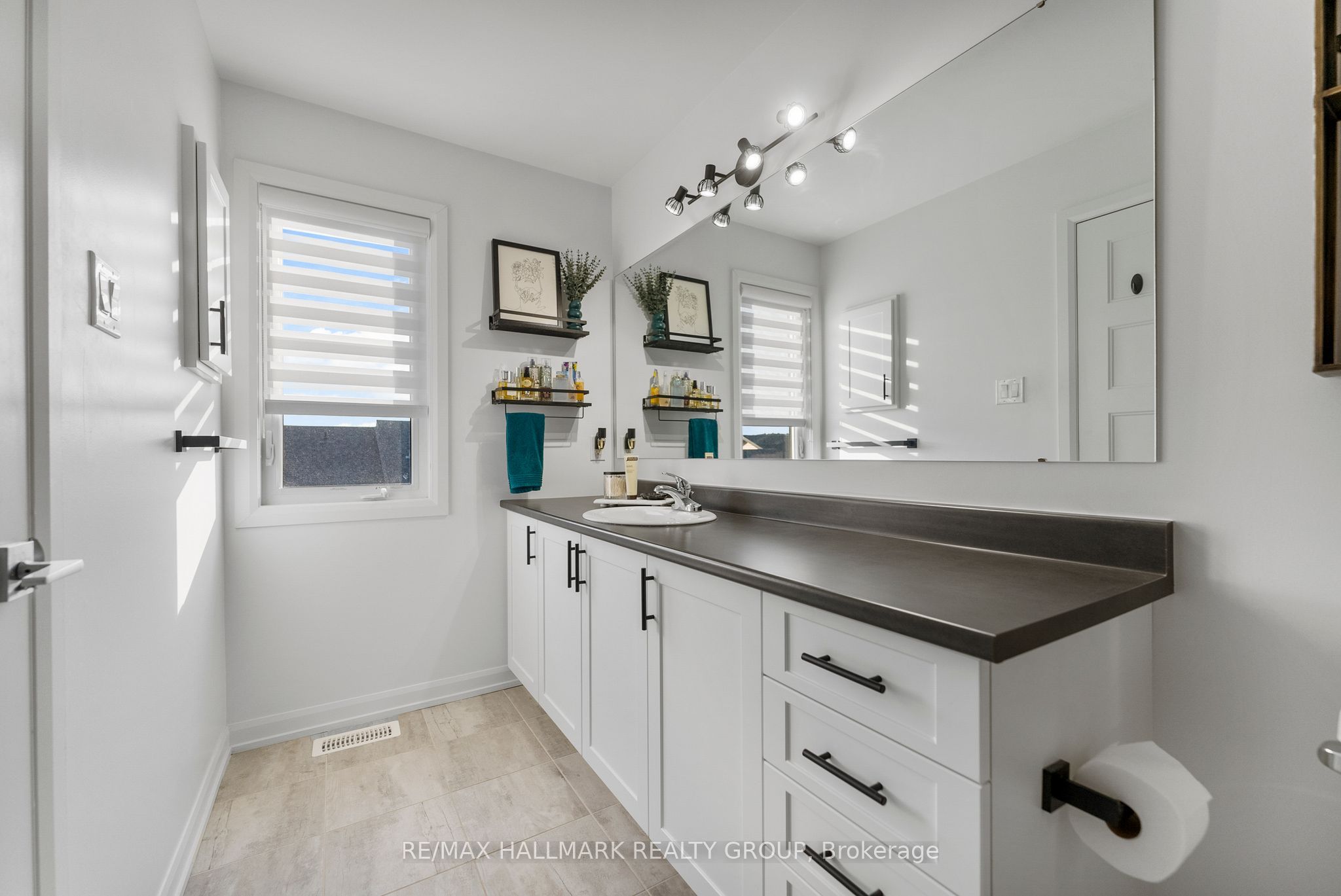 189 Turquoise Street Property Photo 32