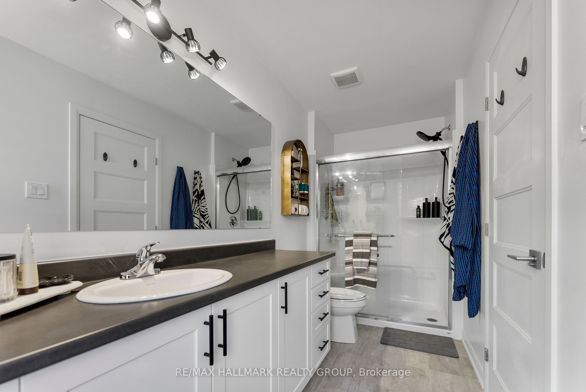 189 Turquoise Street Property Photo 33