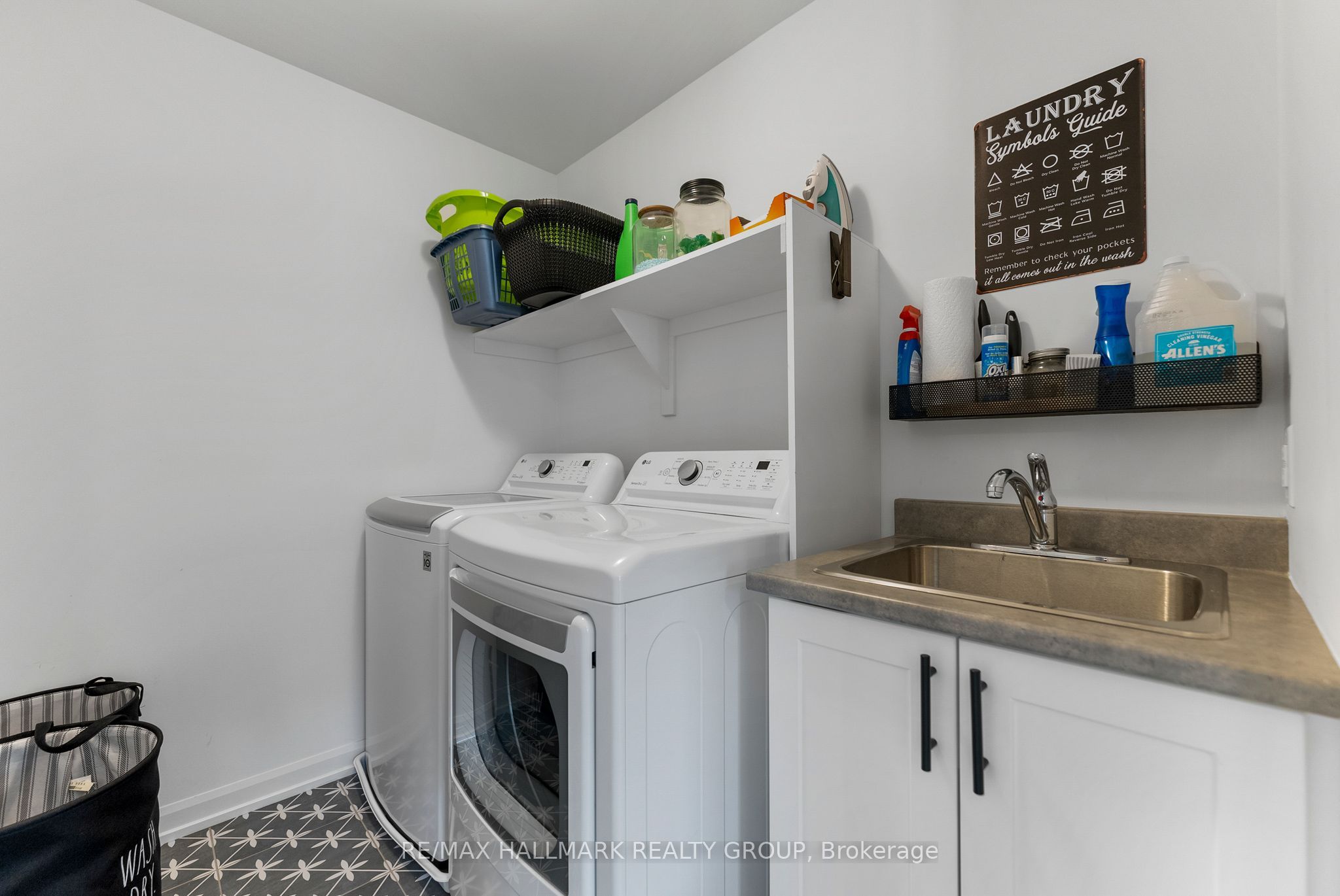 189 Turquoise Street Property Photo 38