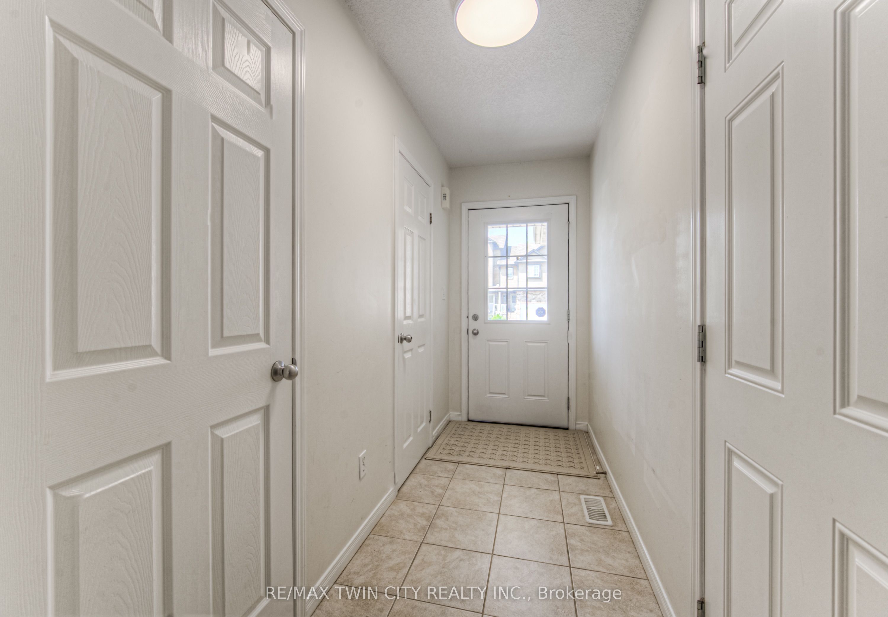 1332 Countrystone Drive Property Photo 4