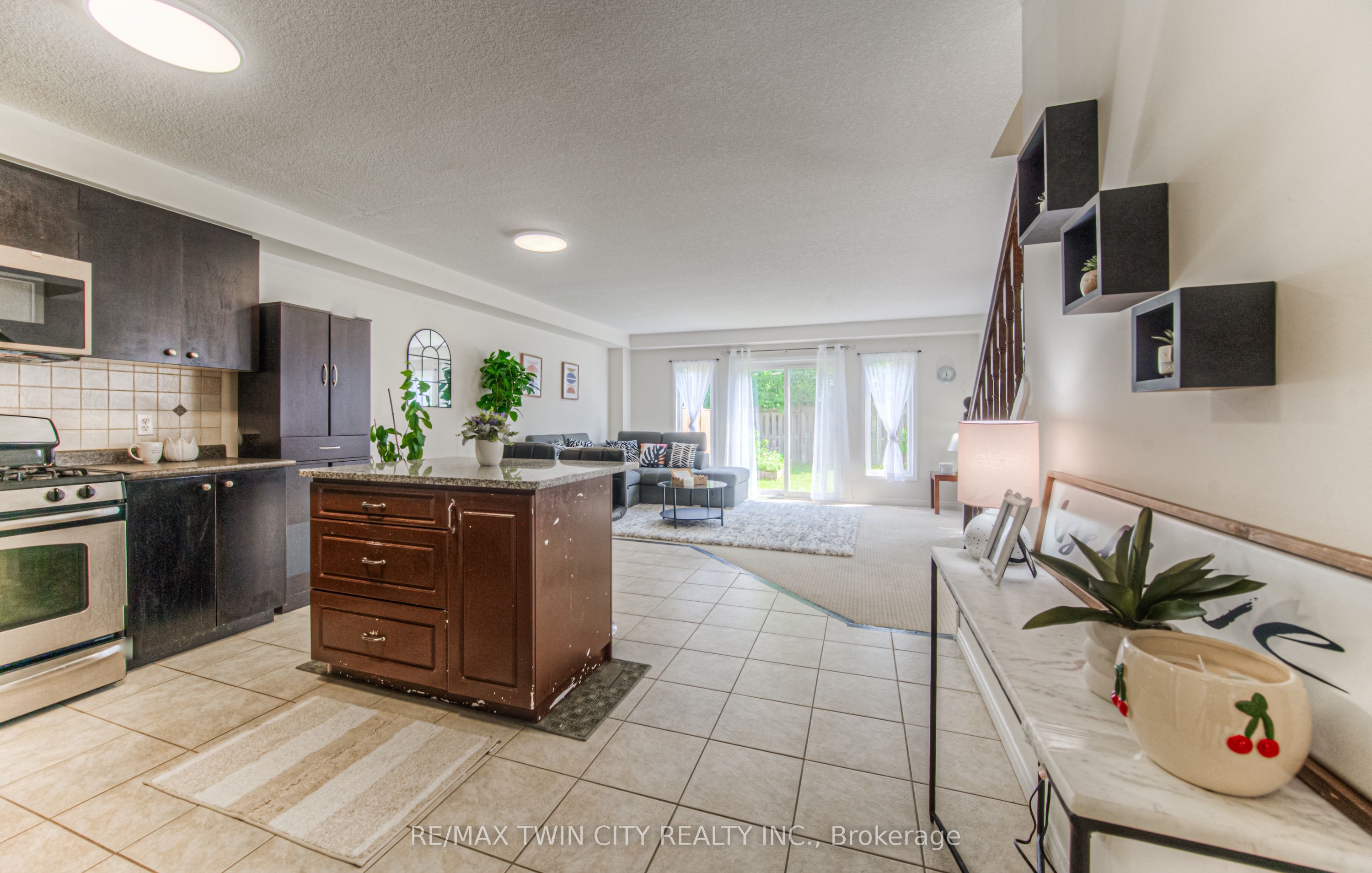 1332 Countrystone Drive Property Photo 6