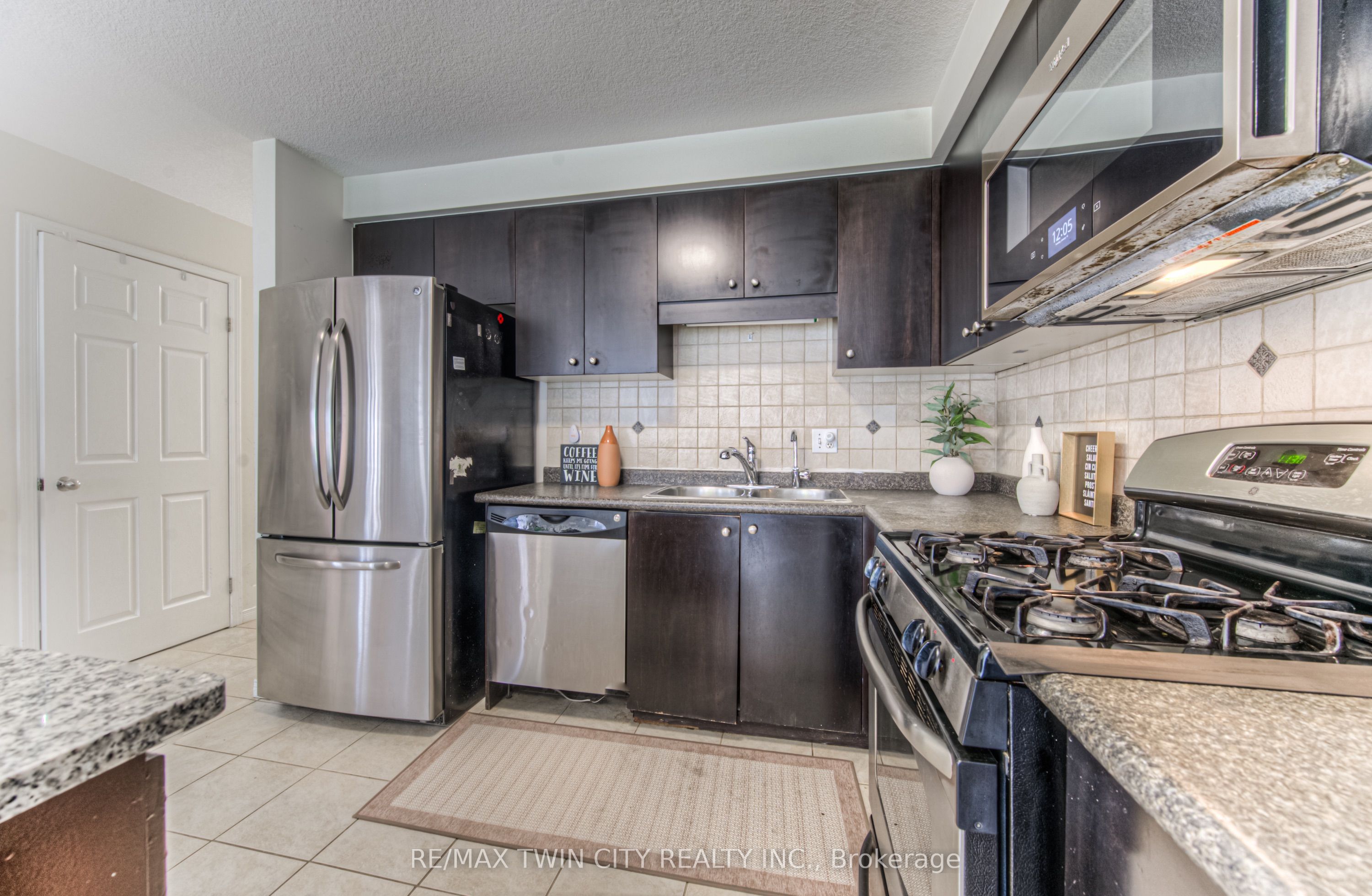 1332 Countrystone Drive Property Photo 14