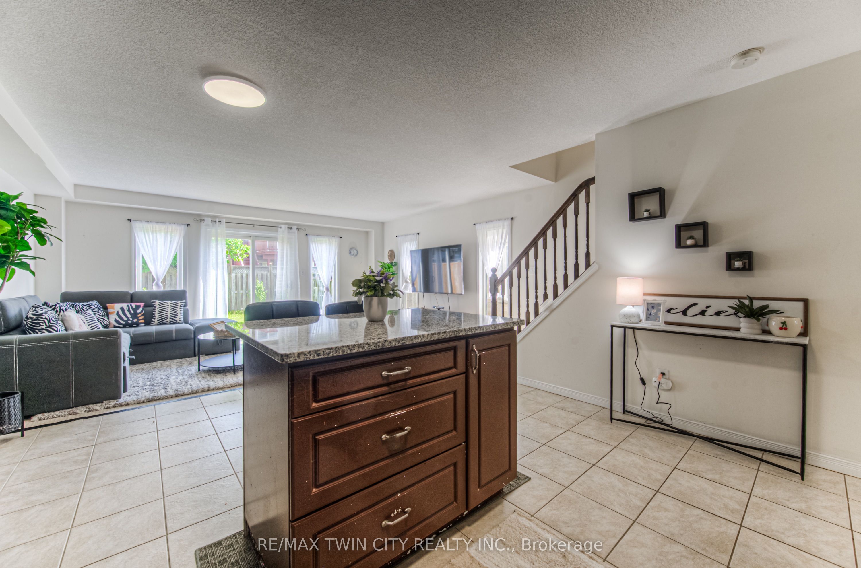 1332 Countrystone Drive Property Photo 15