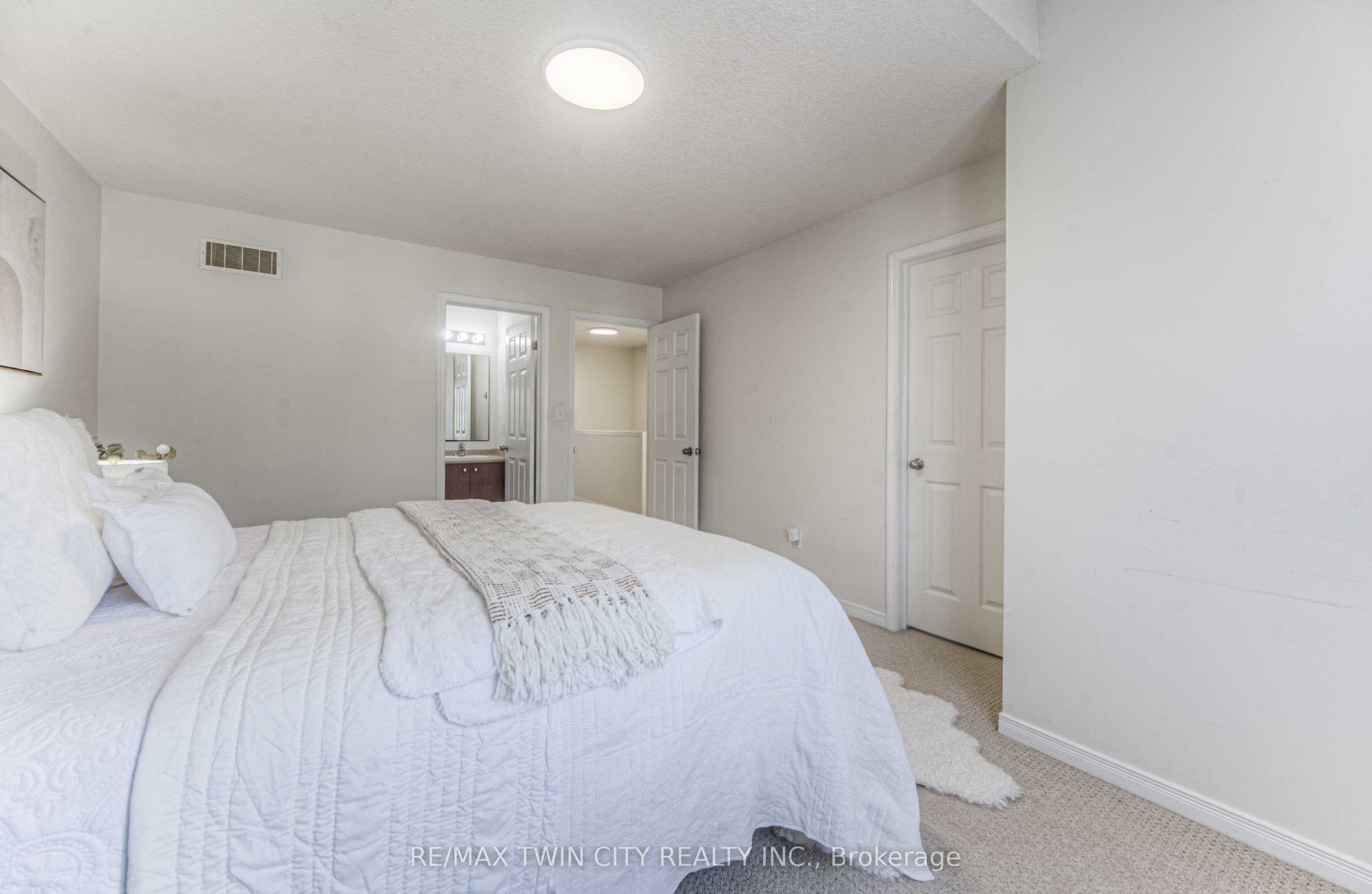 1332 Countrystone Drive Property Photo 30