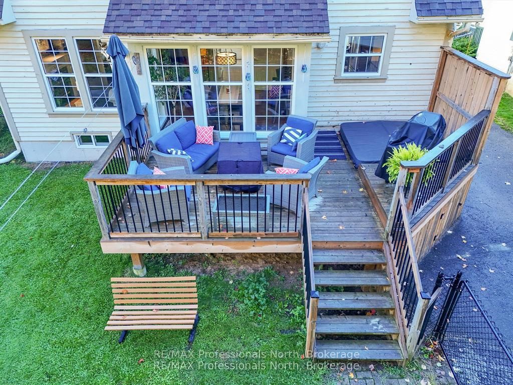 26 Coates Ave Property Photo 4