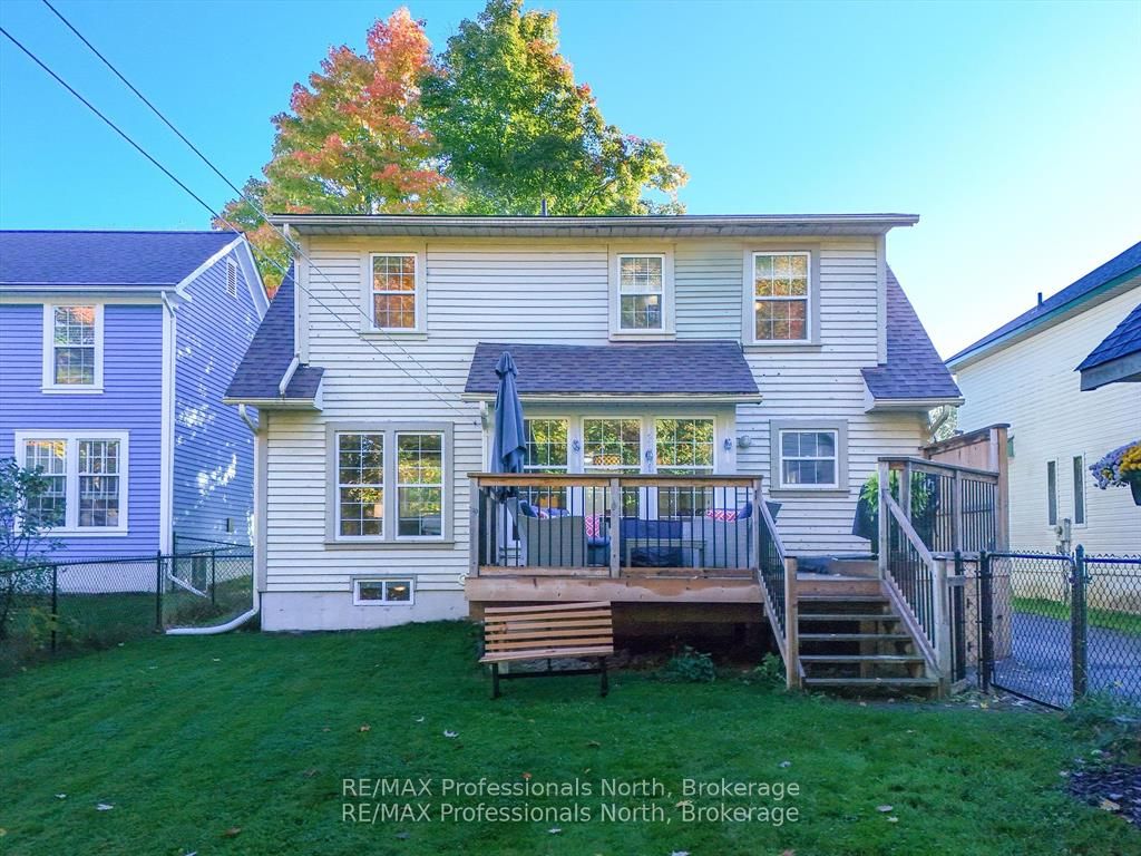 26 Coates Ave Property Photo 16