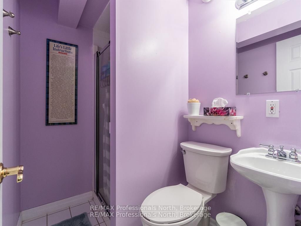 26 Coates Ave Property Photo 32