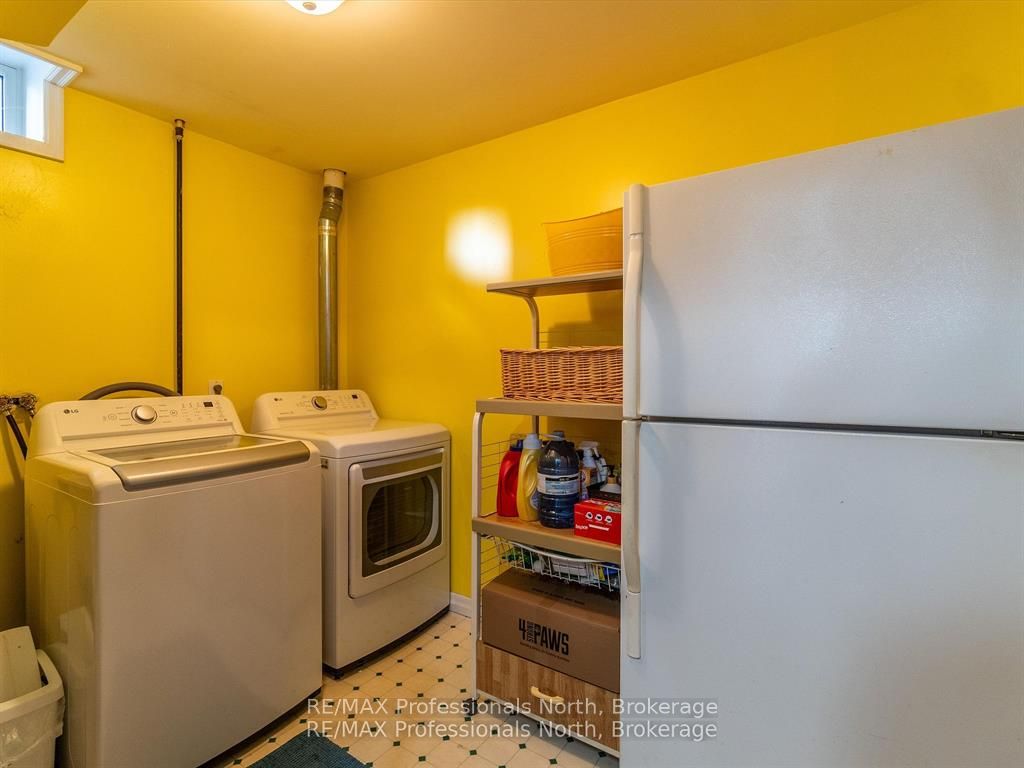 26 Coates Ave Property Photo 33