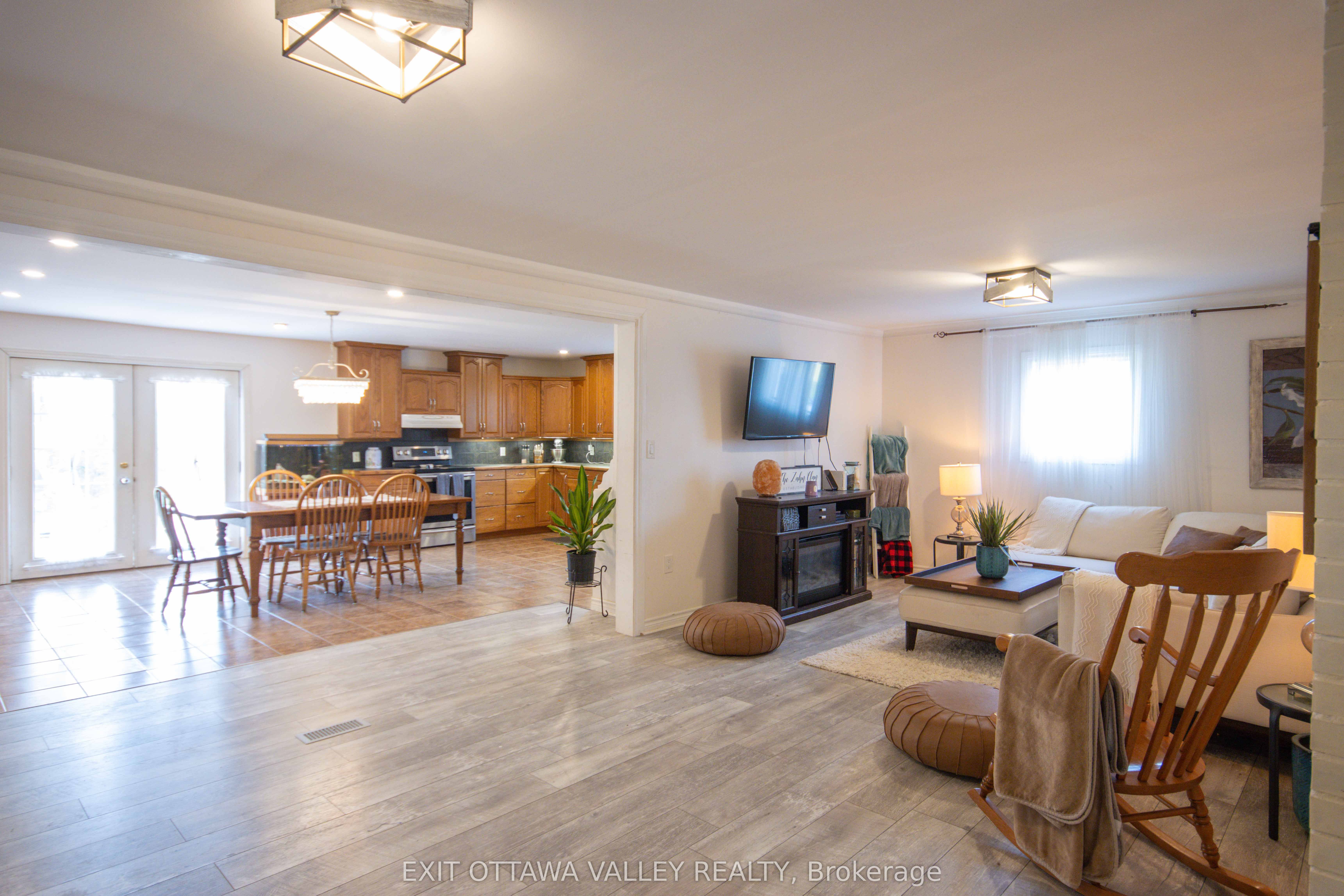 16358 Highway 60 Highway Property Photo 21