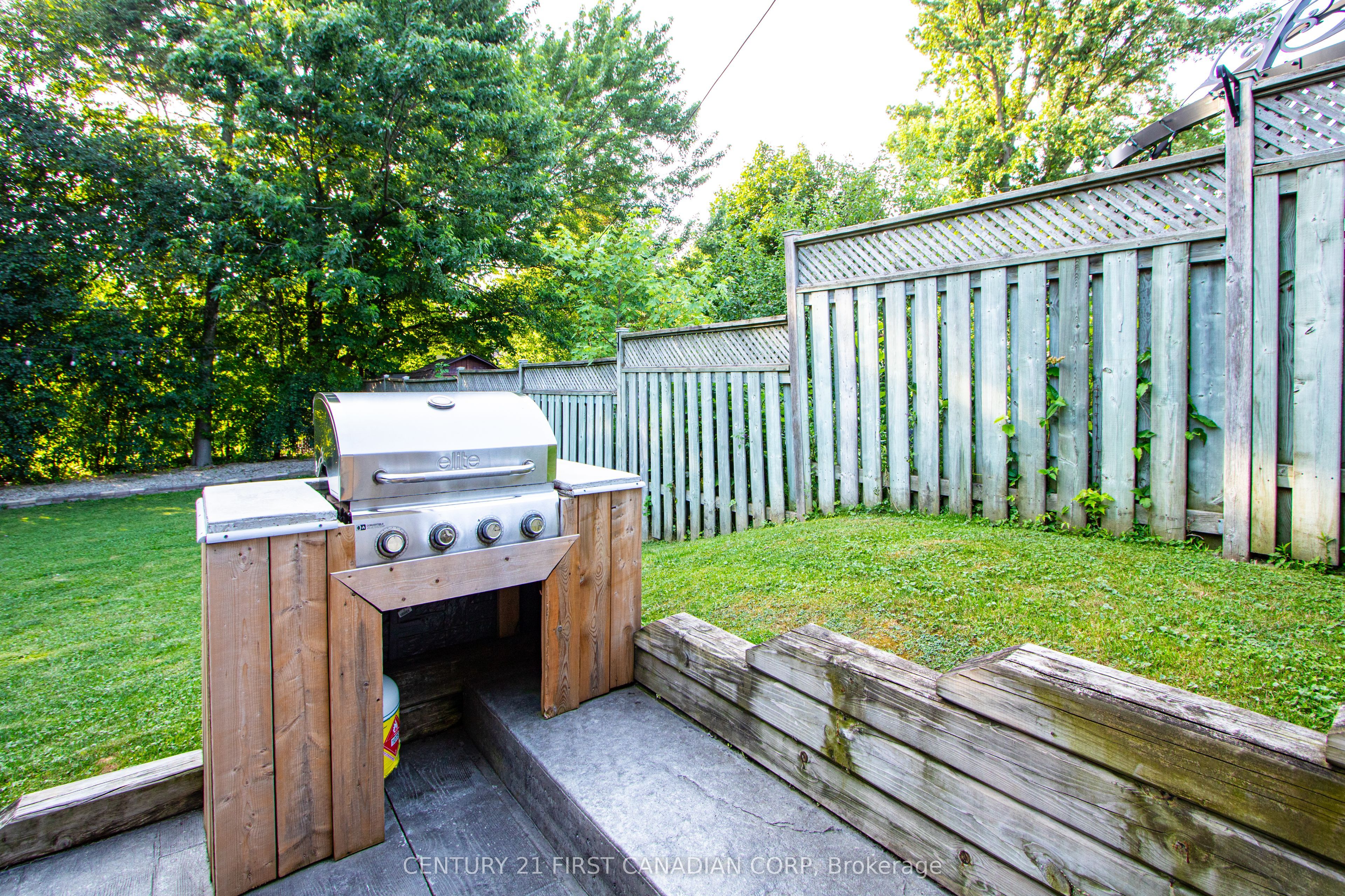 230 Ridgewood Crescent Property Photo 40