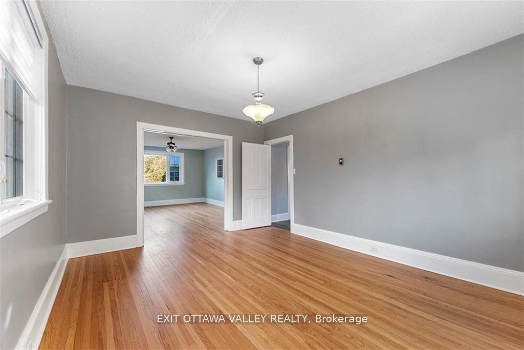 1874/1876 Beachburg Road Property Photo 6