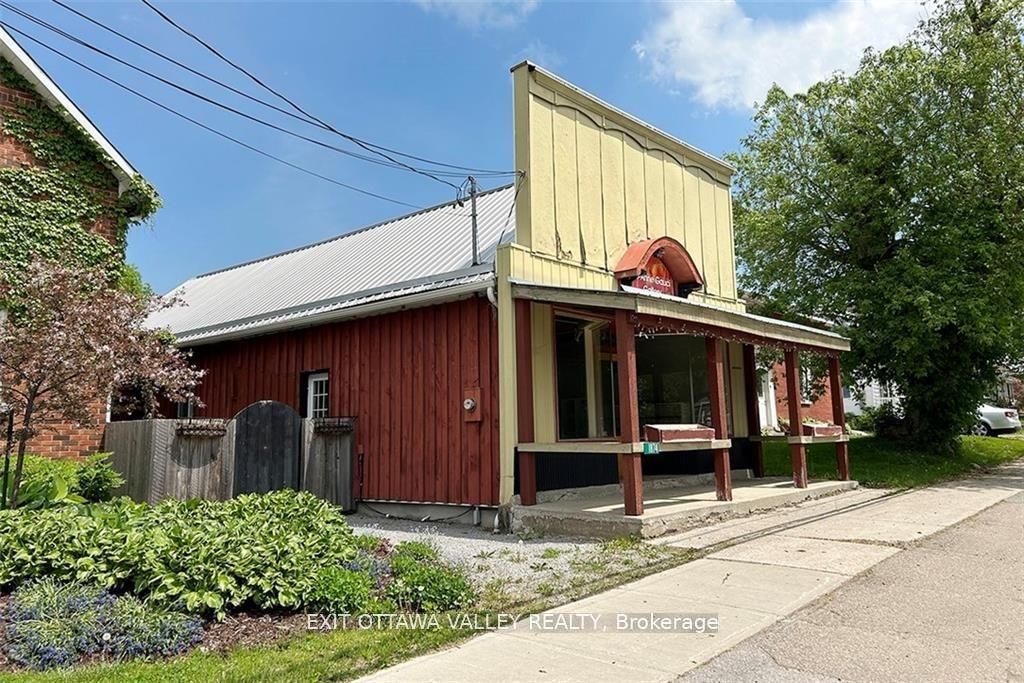 1874/1876 Beachburg Road Property Photo 15