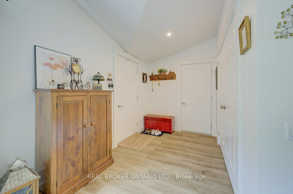 #65 - 495856 10th Line Property Photo 8