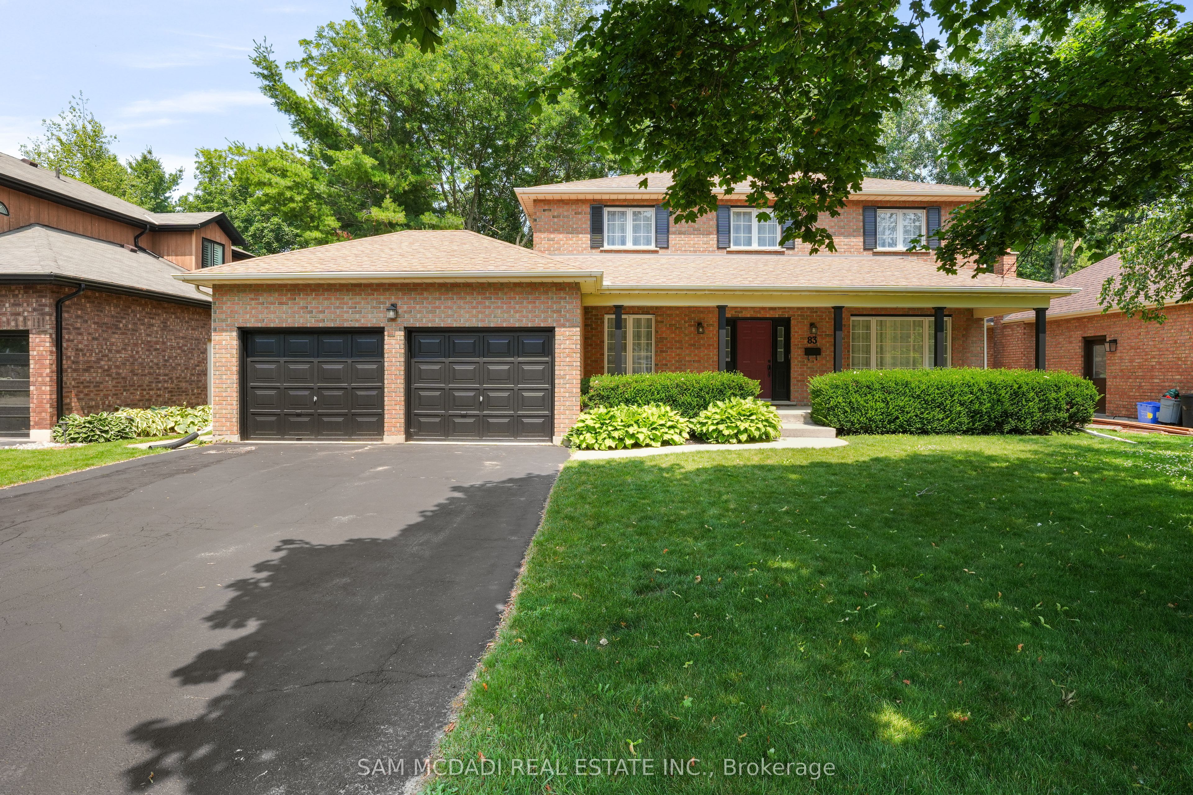 83 Royal Oak Dr Property Photo 1
