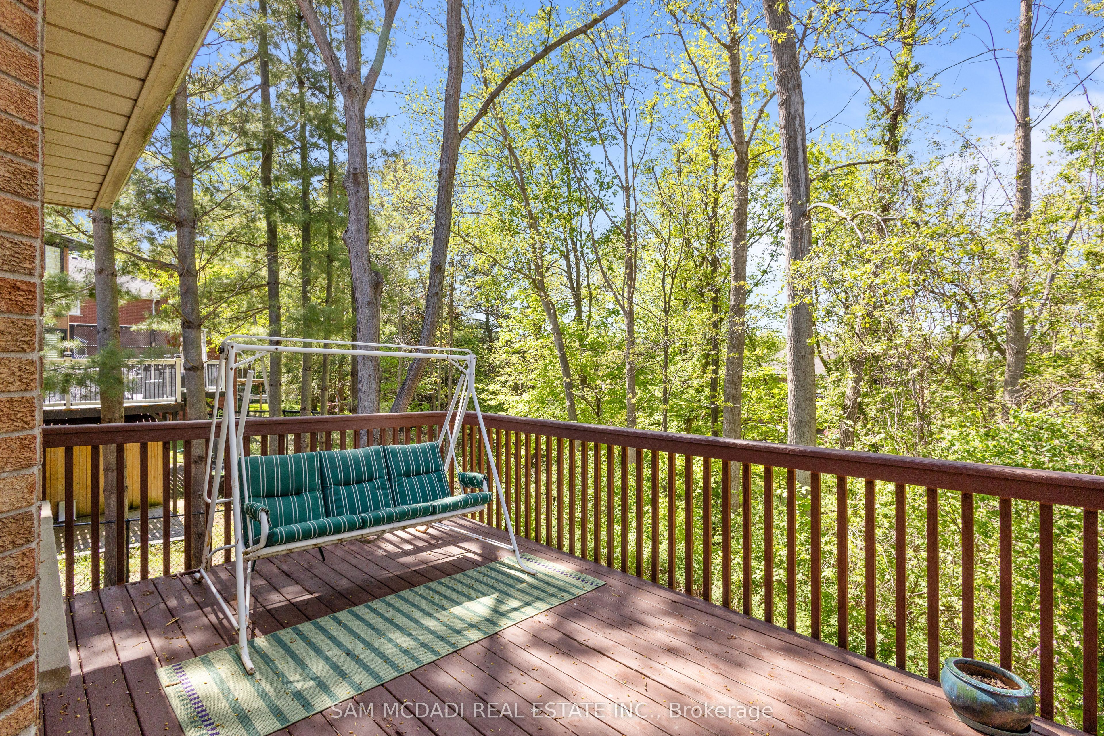 83 Royal Oak Dr Property Photo 12