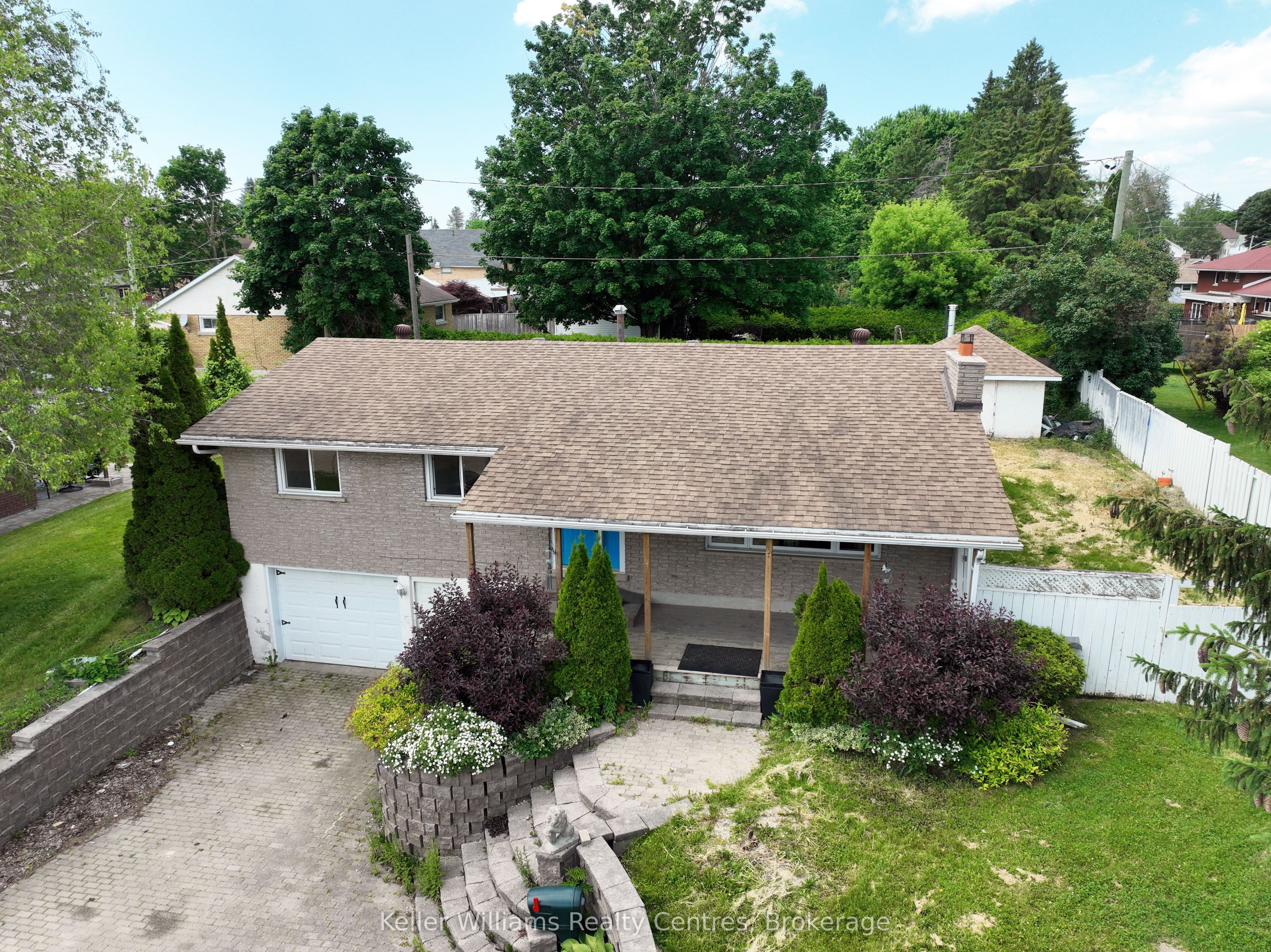 470 7th Street Property Photo 2