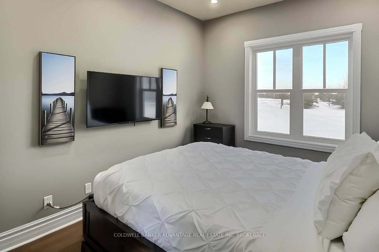 171 Snowbridge Way Property Photo 10