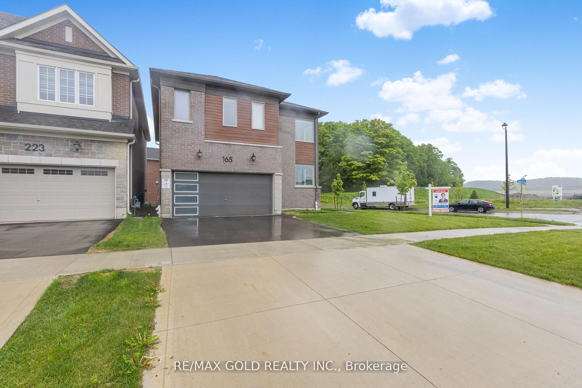 165 Forestwalk Street Property Photo 2