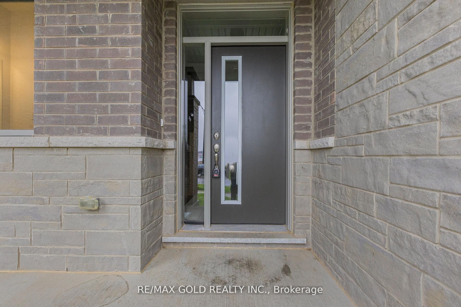 165 Forestwalk Street Property Photo 3