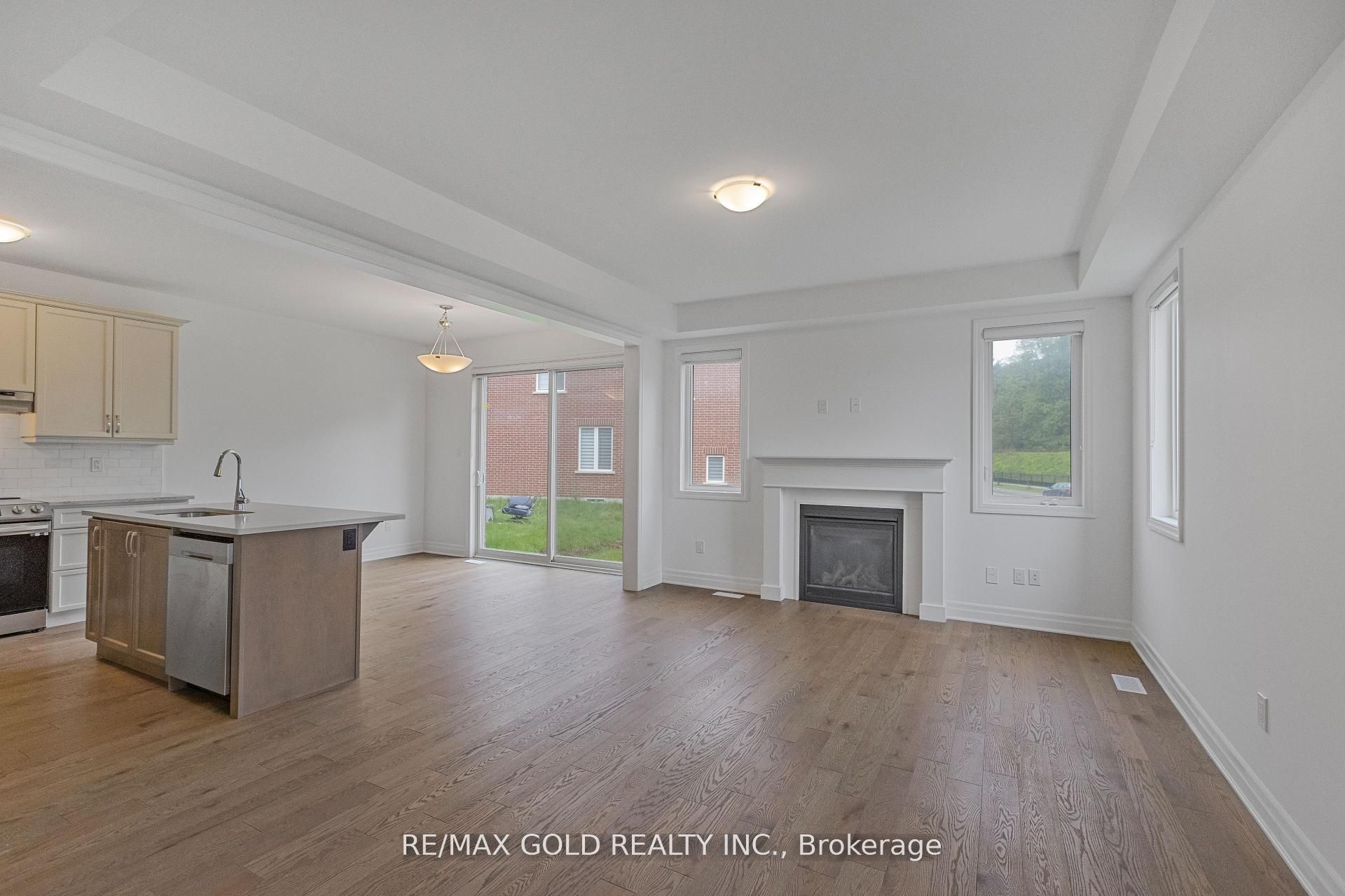 165 Forestwalk Street Property Photo 9