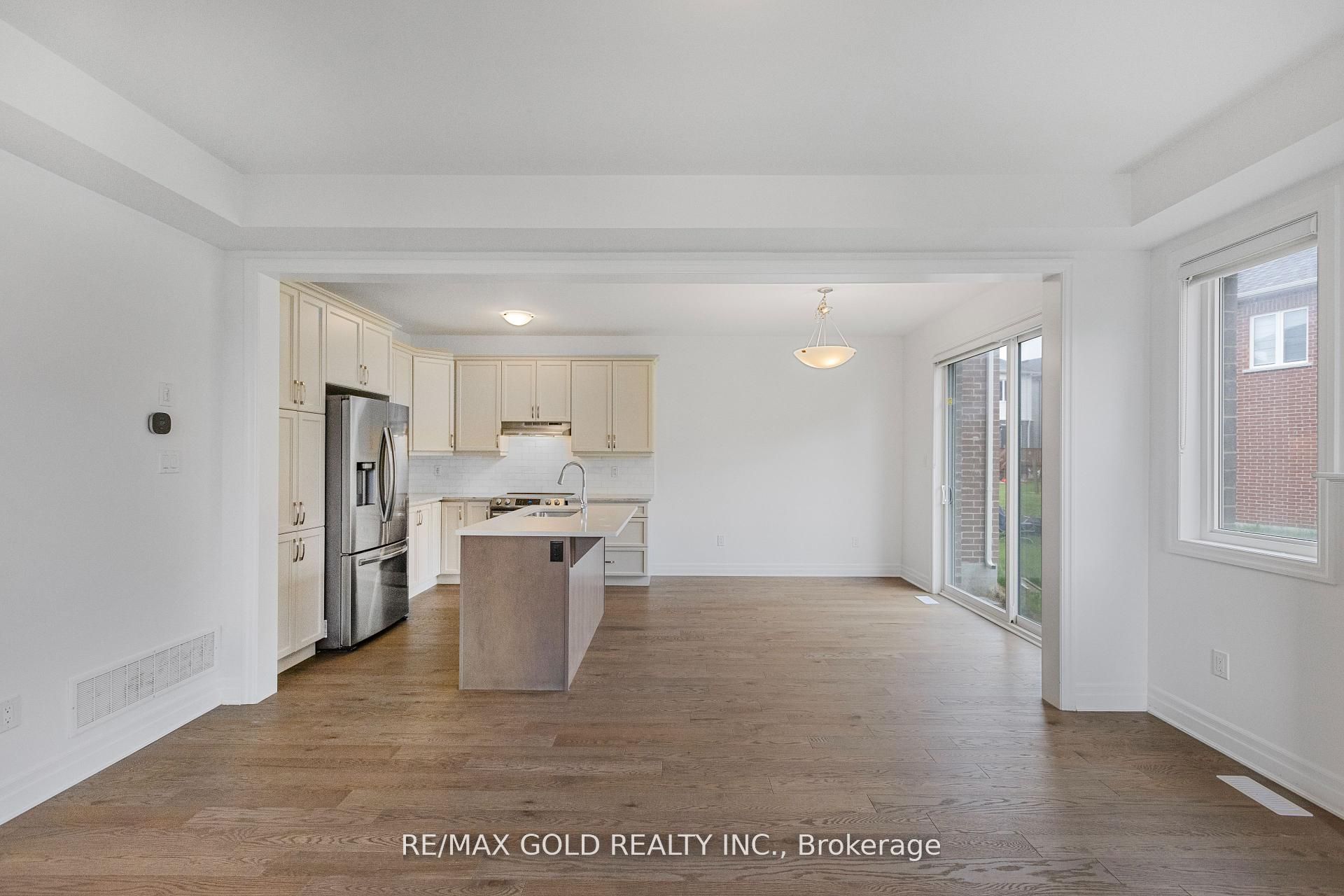 165 Forestwalk Street Property Photo 10