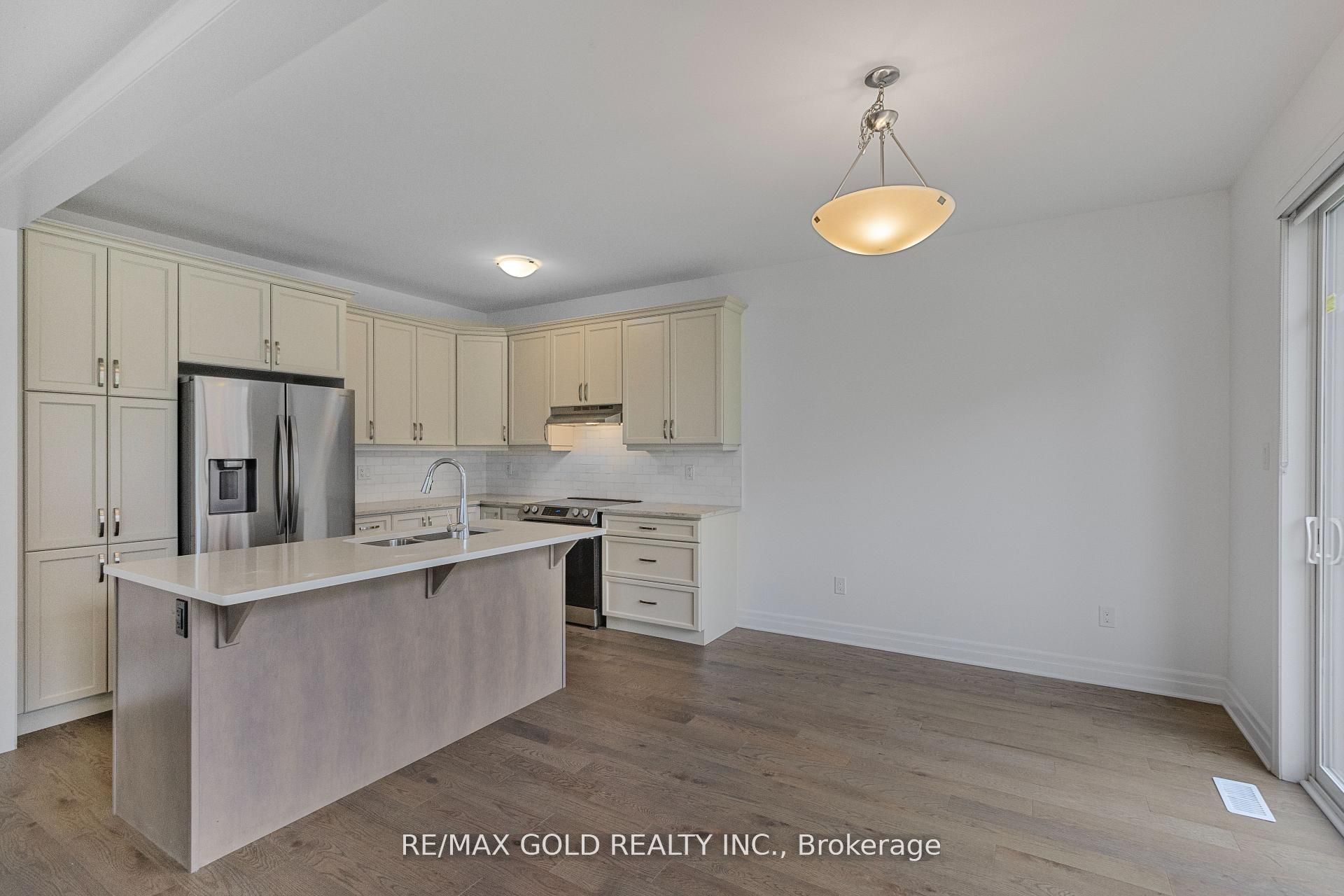 165 Forestwalk Street Property Photo 13